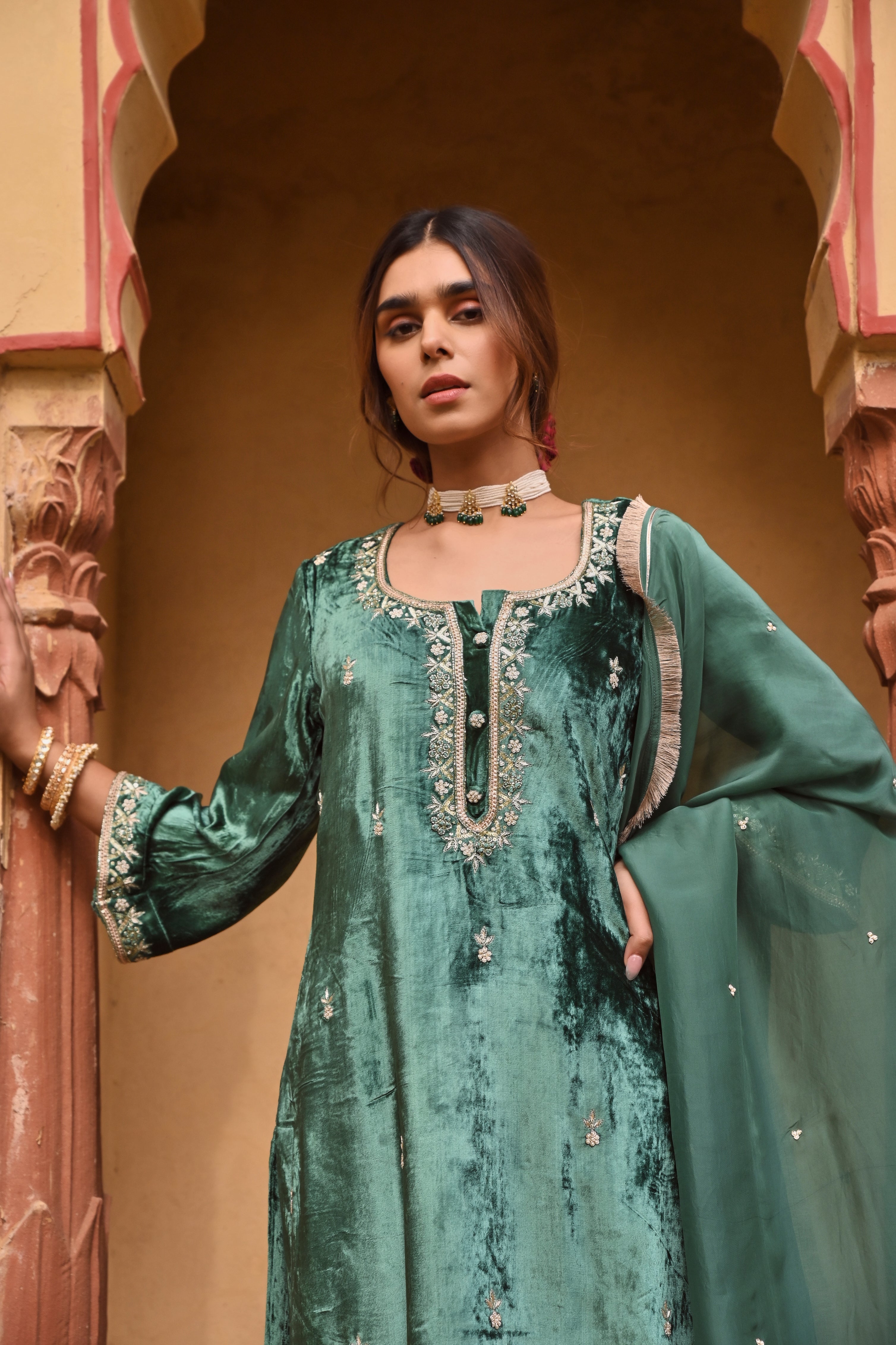 EMERALD GREEN VELVET KURTA SET