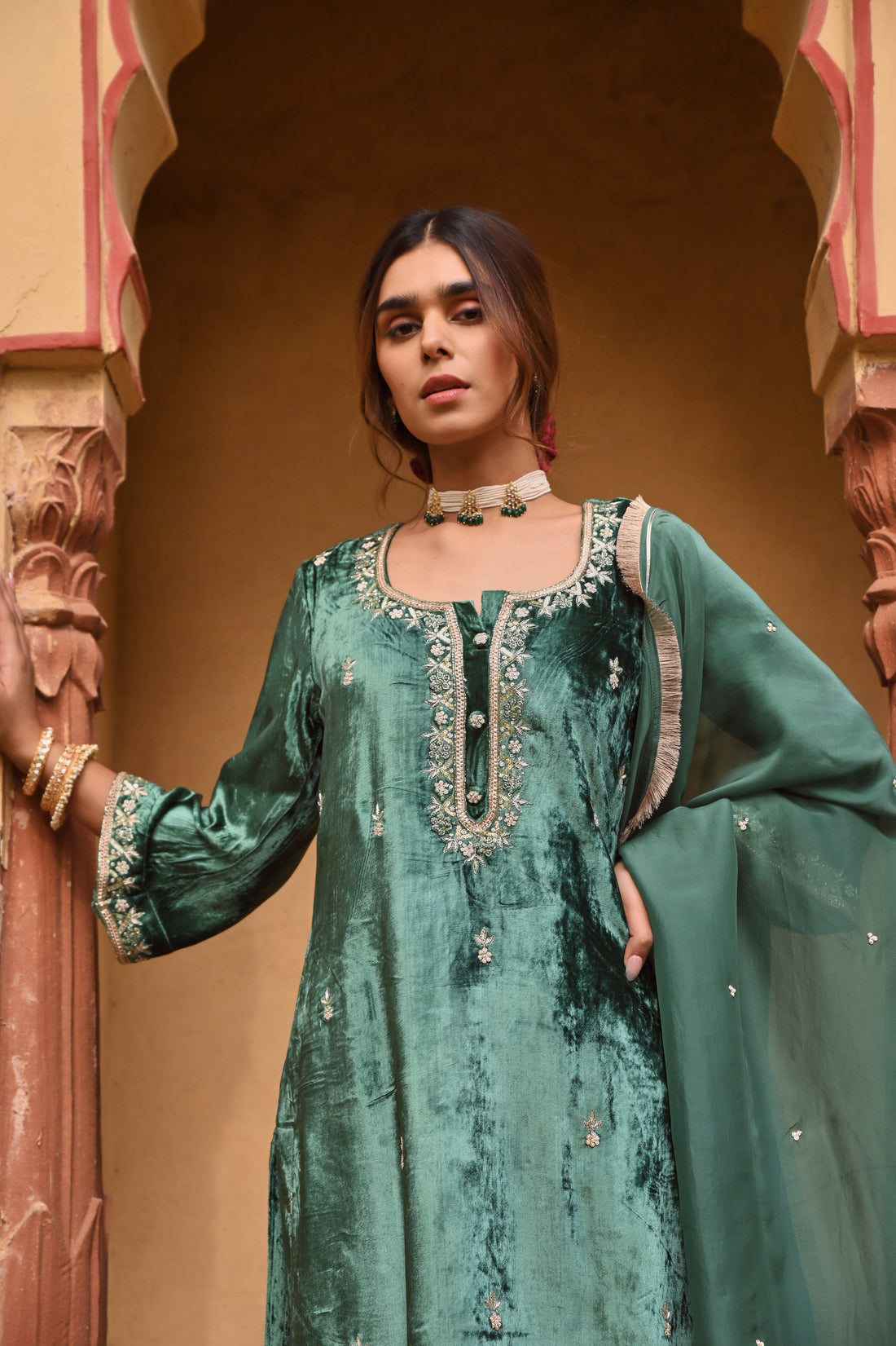 EMERALD GREEN VELVET KURTA SET