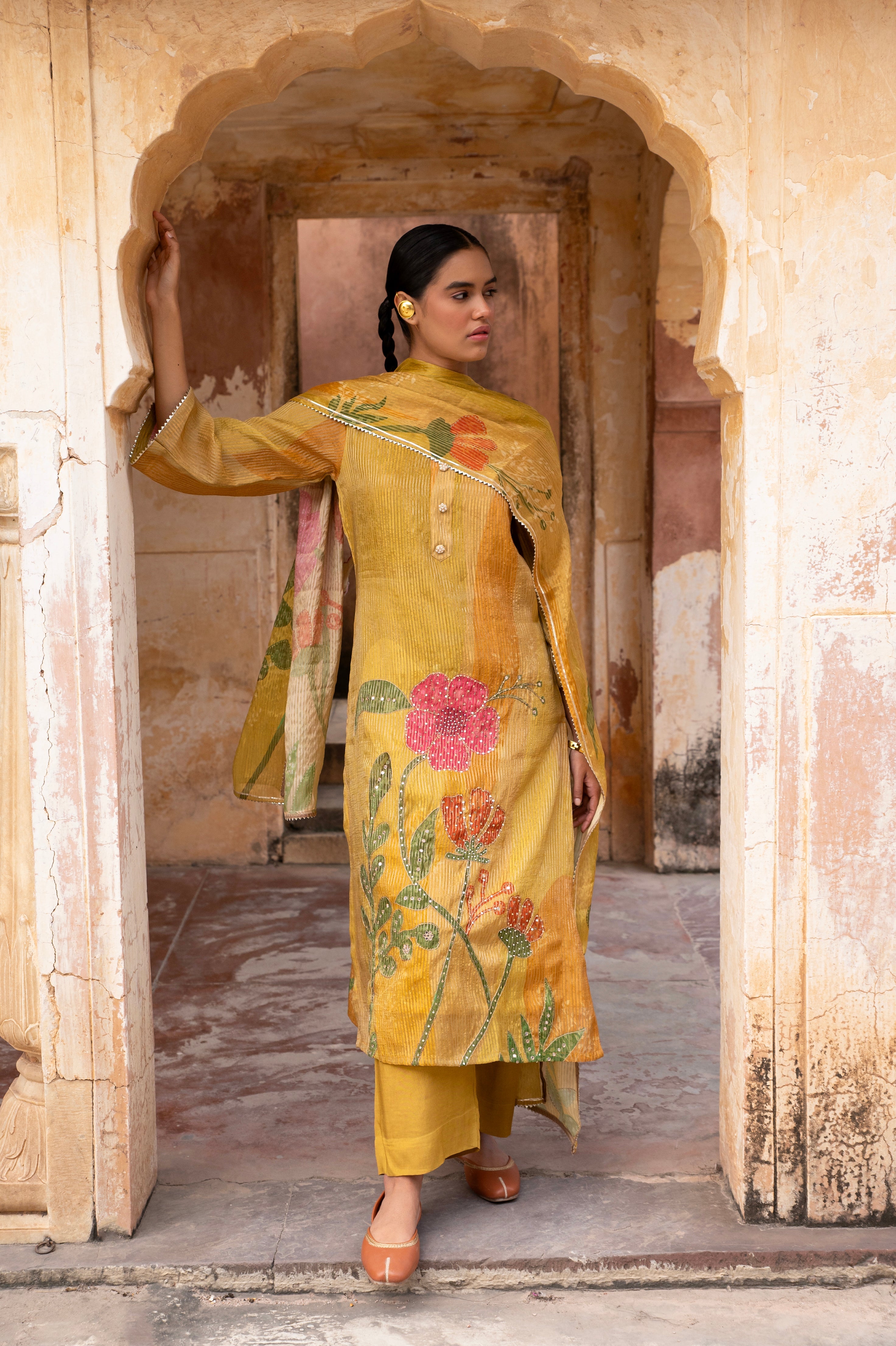 MUSTARD TABBY SHIMMER FLORAL PRINTED KURTA SET