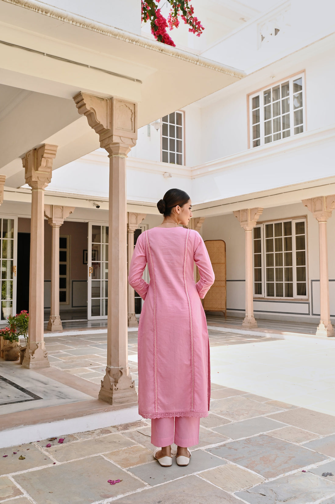V-NECK SCHIFFALI KURTA SET