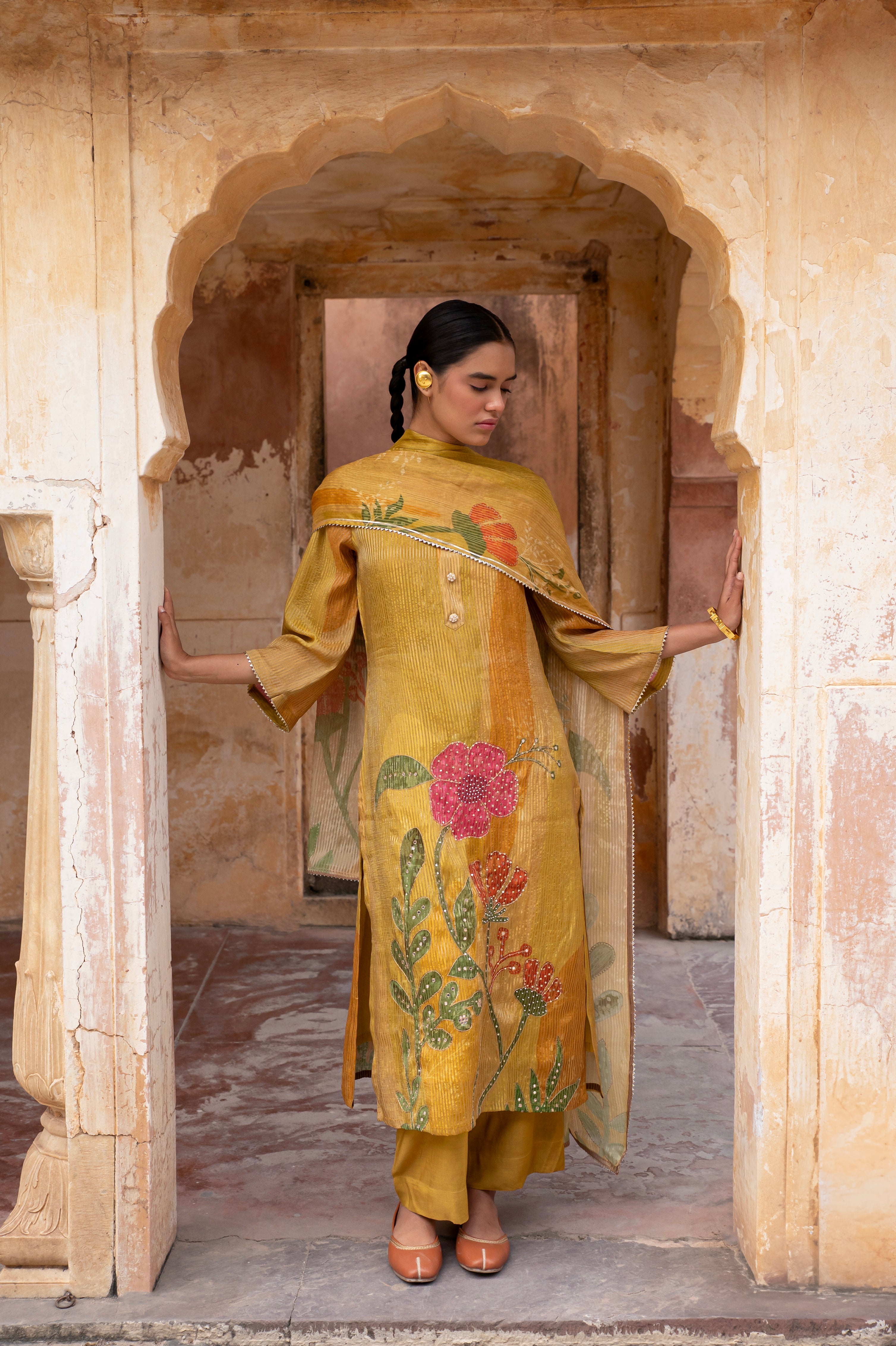 MUSTARD TABBY SHIMMER FLORAL PRINTED KURTA SET
