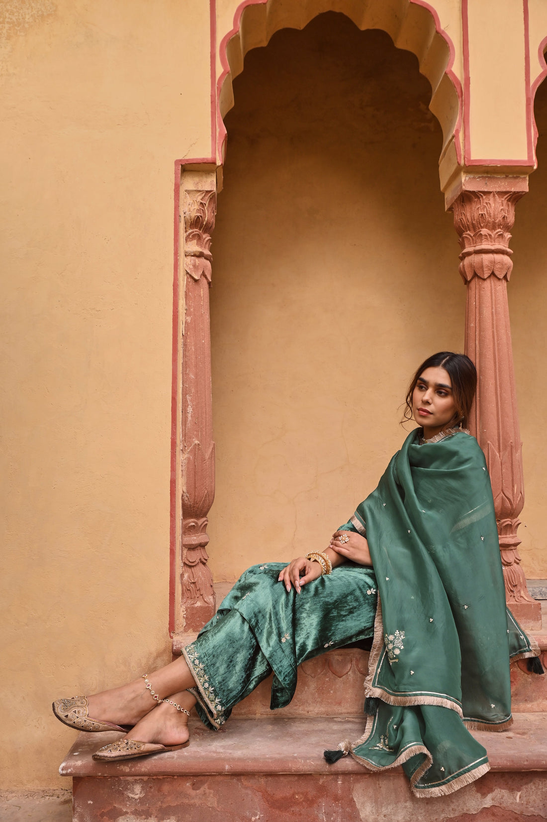 EMERALD GREEN VELVET KURTA SET