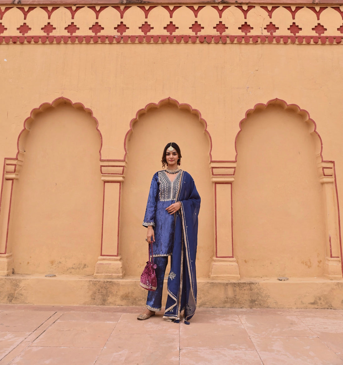 ROYAL BLUE SHORT VELVET KURTA SET