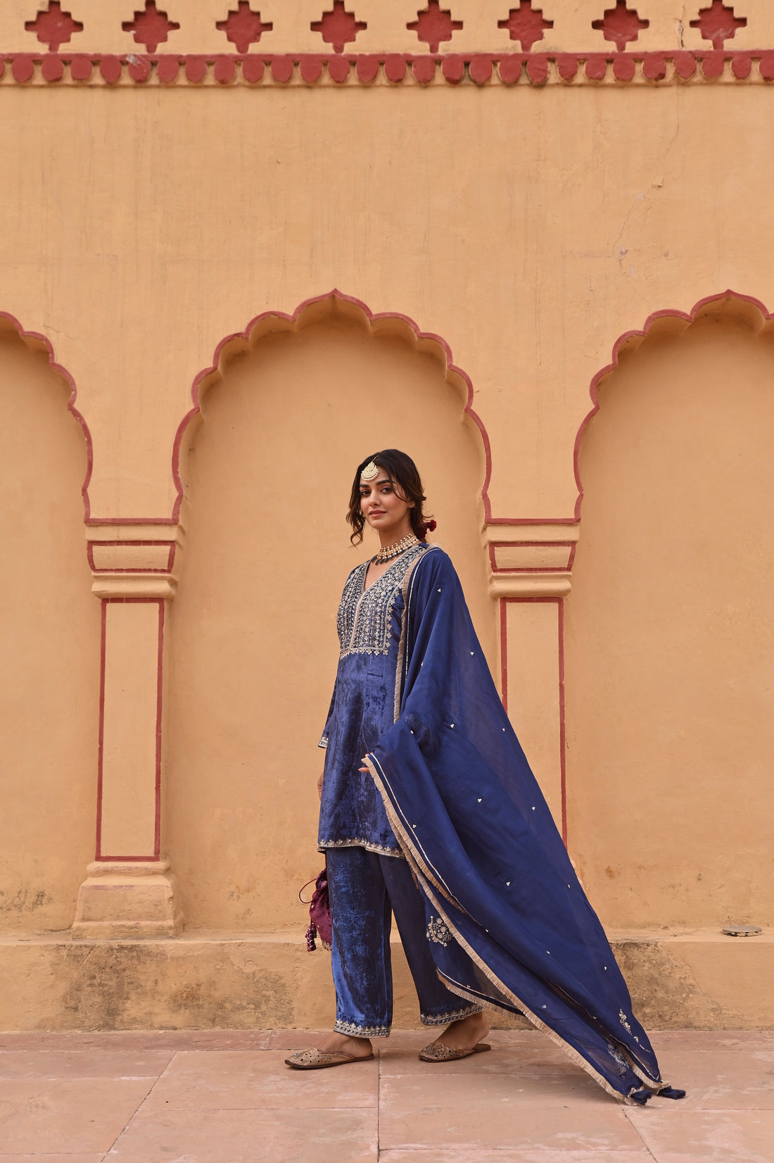 ROYAL BLUE SHORT VELVET KURTA SET