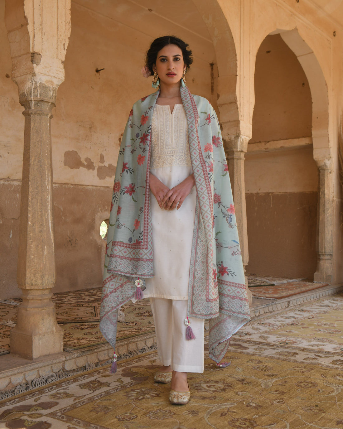 OFF WHITE CHIKANKARI KURTA SET