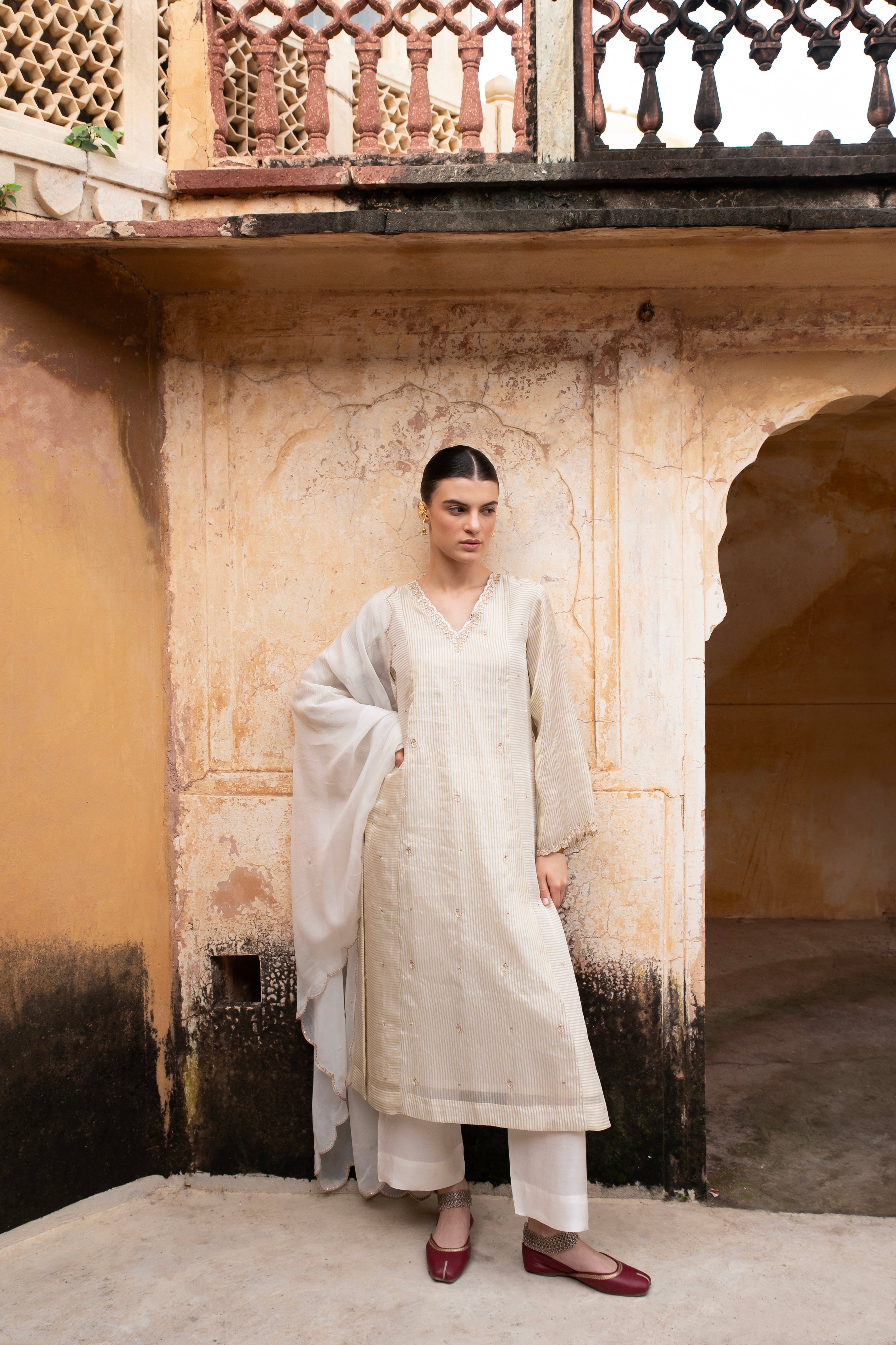 PURE CREAM TABBY SHIMMER STRIPED KURTA SET