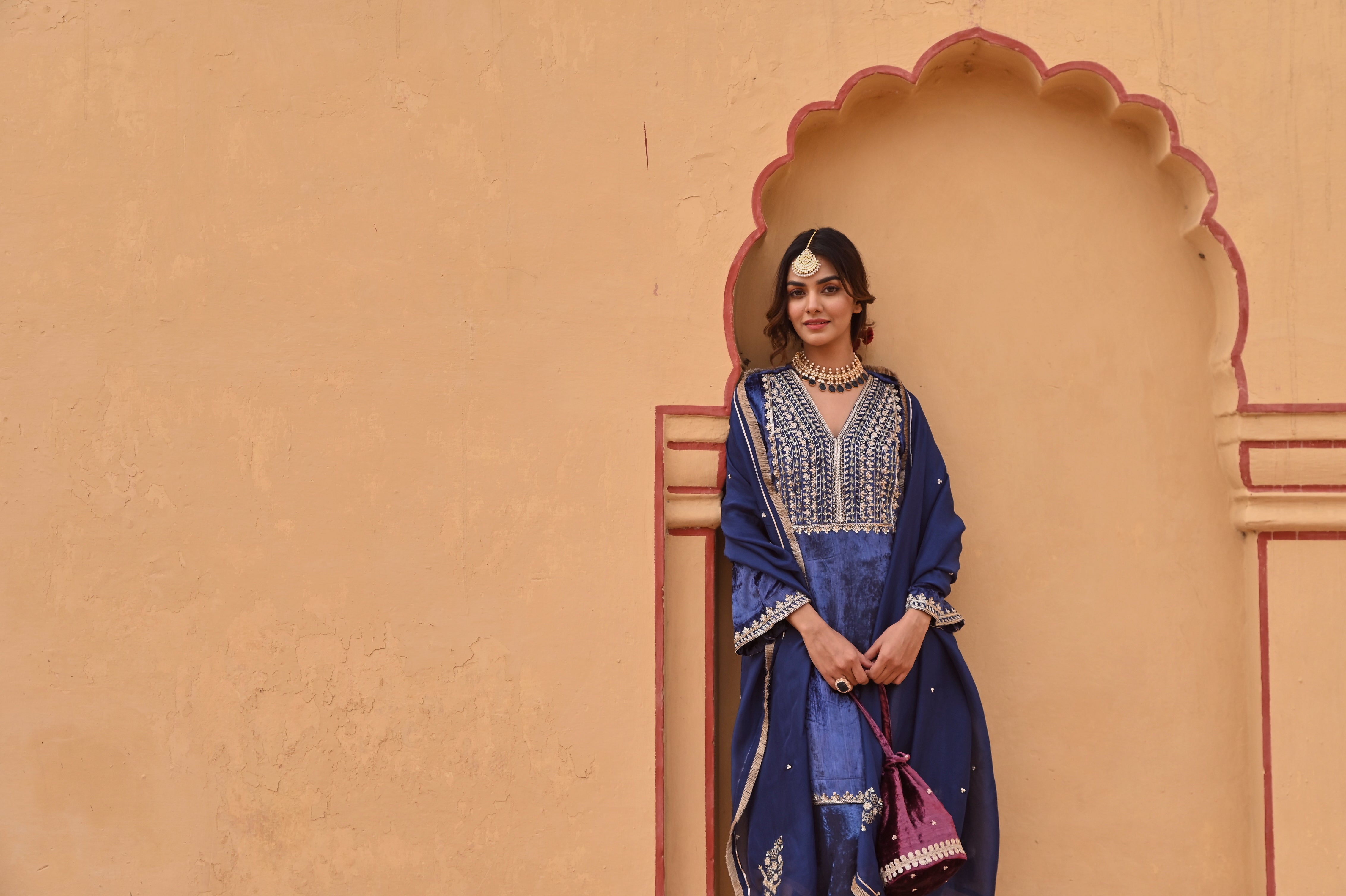 ROYAL BLUE SHORT VELVET KURTA SET