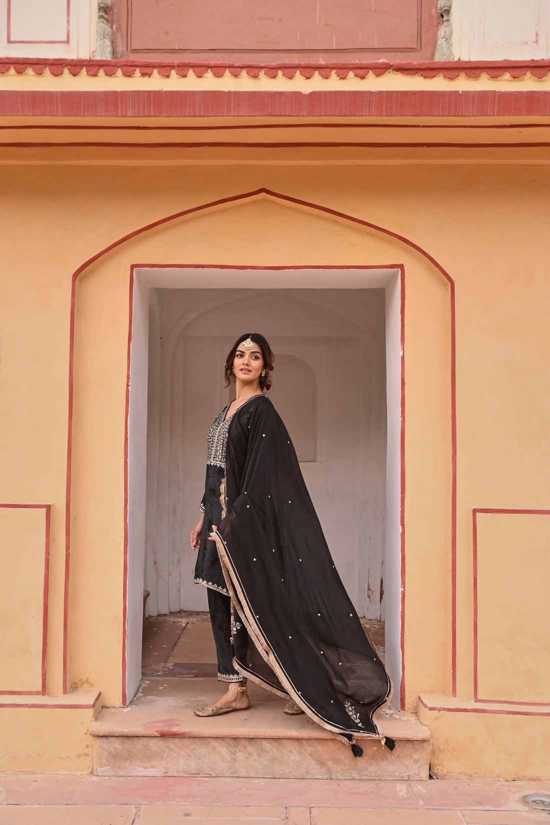 BLACK SHORT VELVET KURTA SET