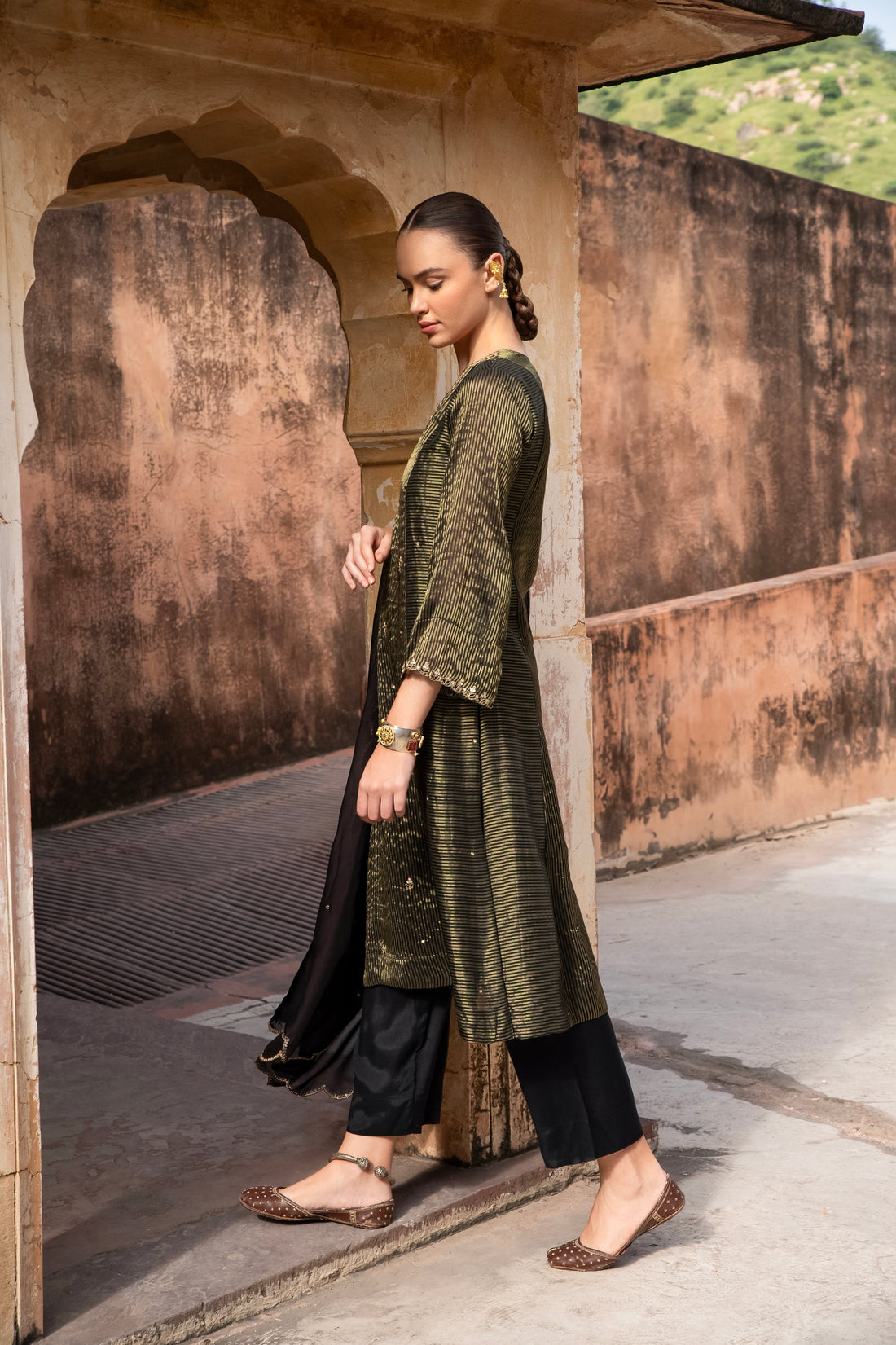 PURE BLACK TABBY SHIMMER STRIPED KURTA SET