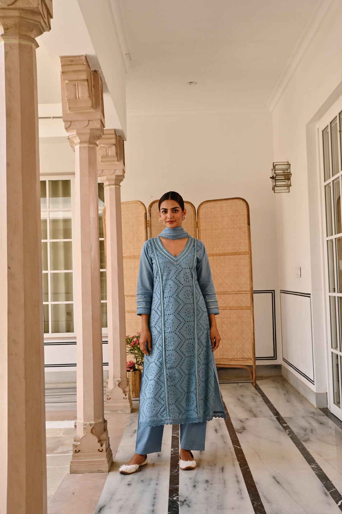 V-NECK BLUE SCHIFFALI KURTA SET