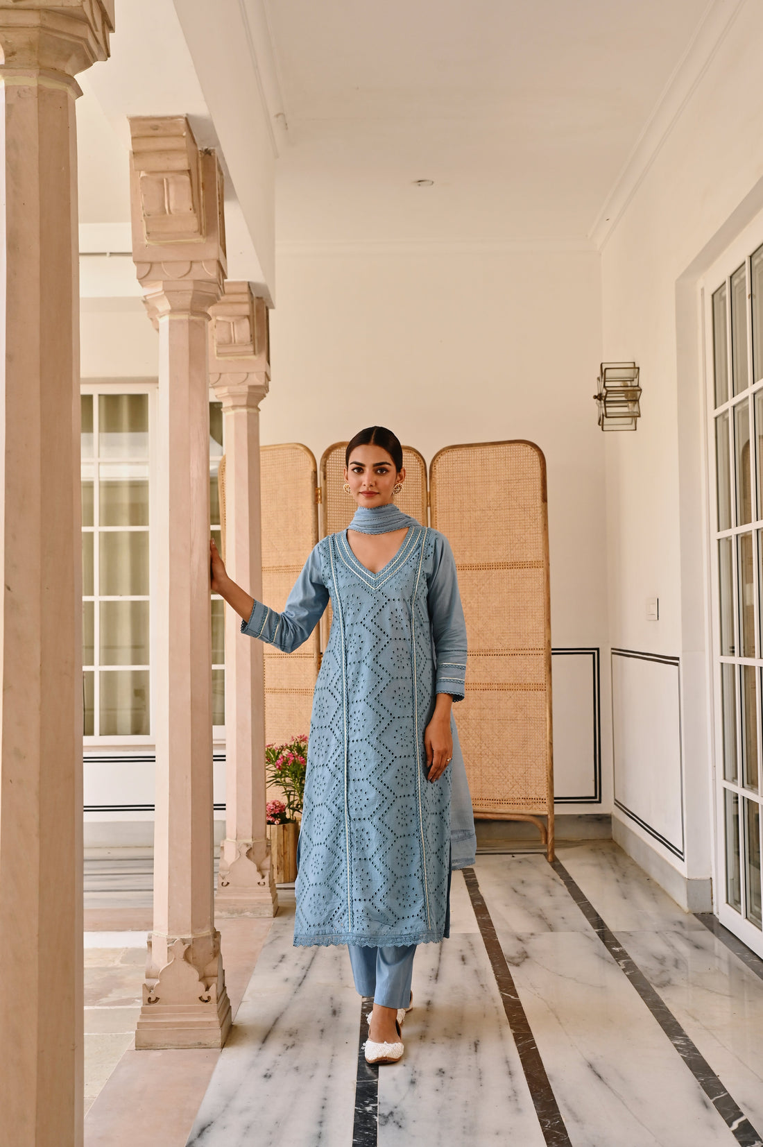 V-NECK BLUE SCHIFFALI KURTA SET
