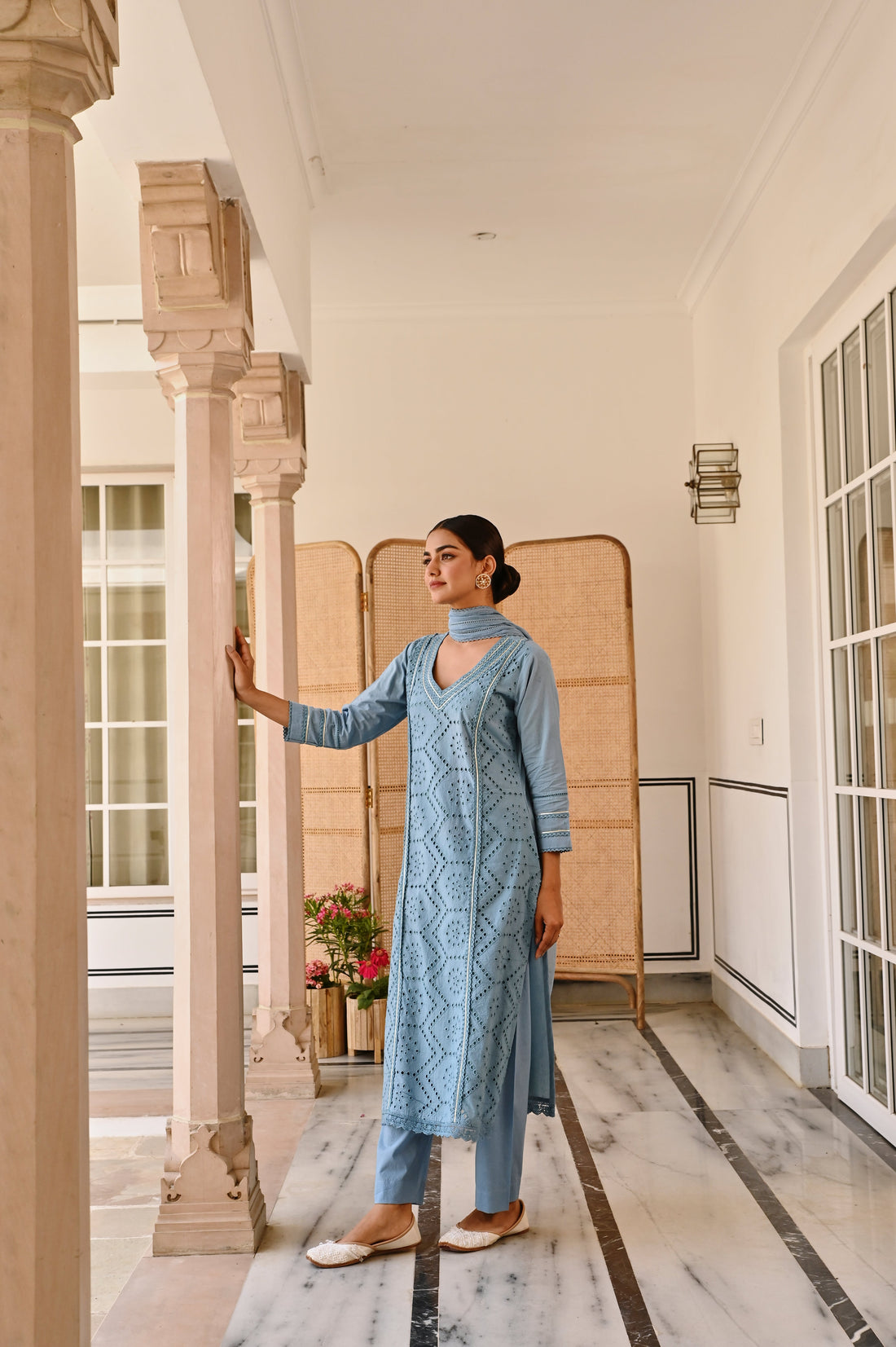 V-NECK BLUE SCHIFFALI KURTA SET
