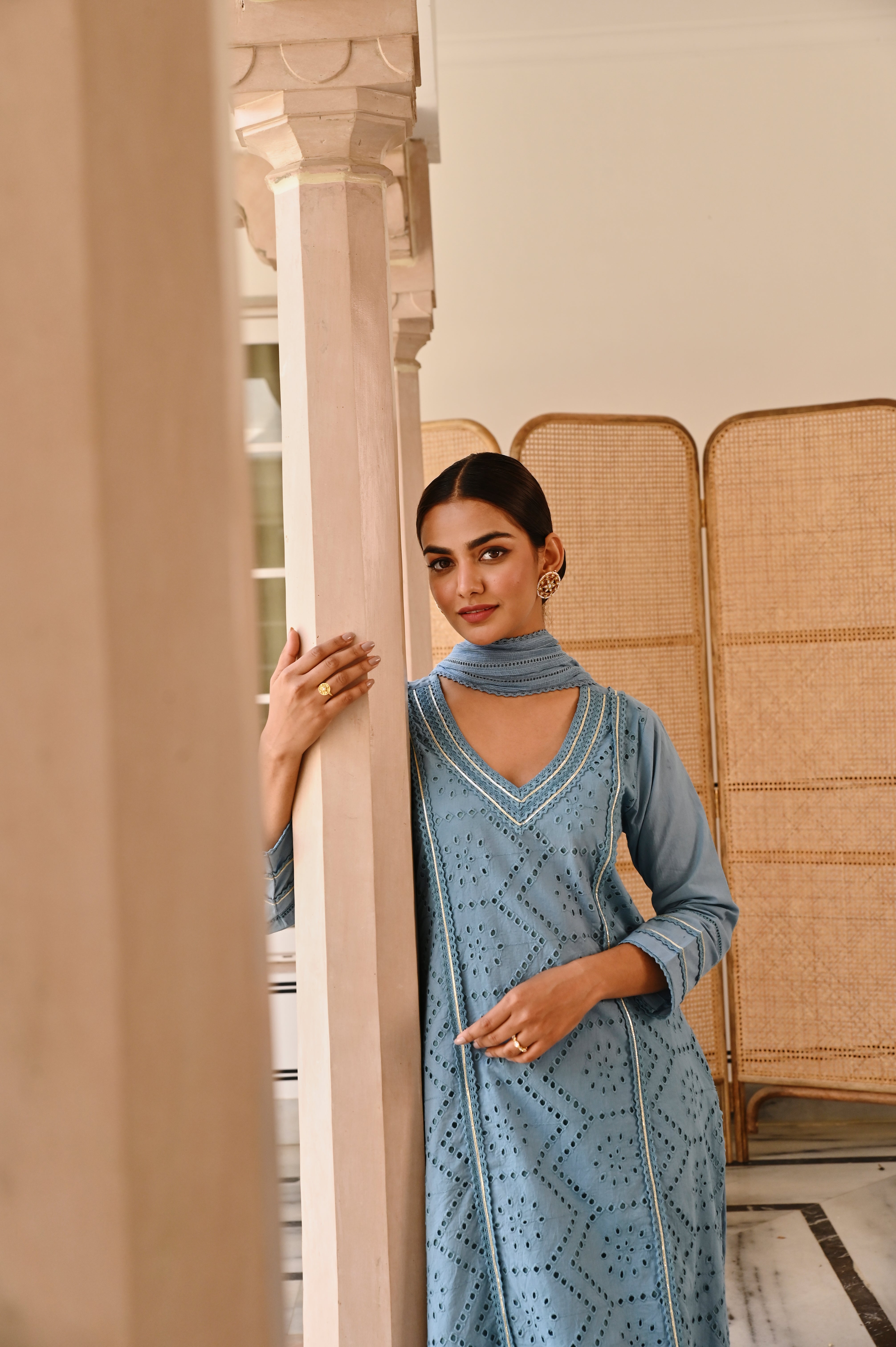 V-NECK BLUE SCHIFFALI KURTA SET