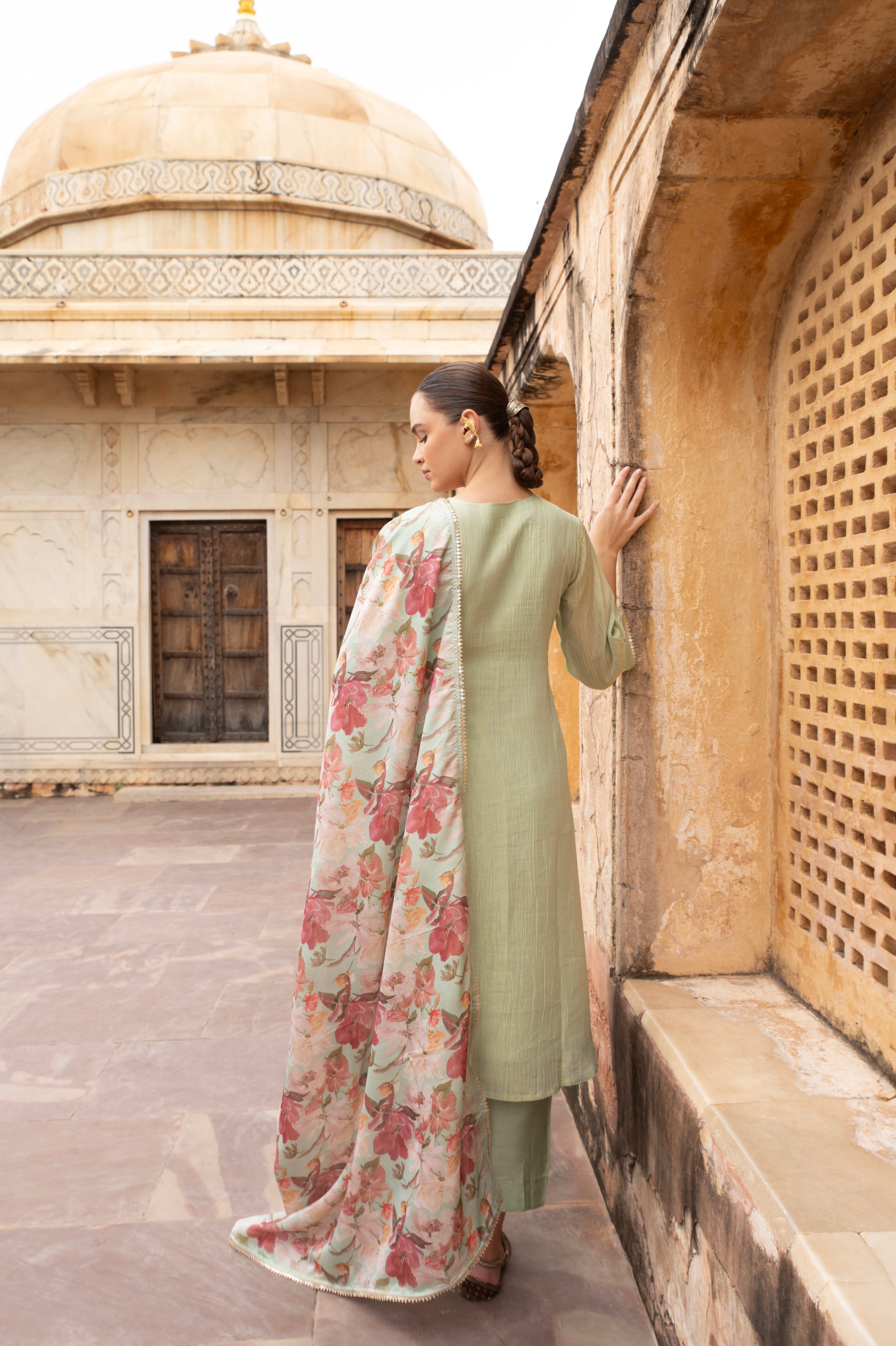 PASTEL GREEN EMBBROIDERED ROUND NECKLINE KURTA SET