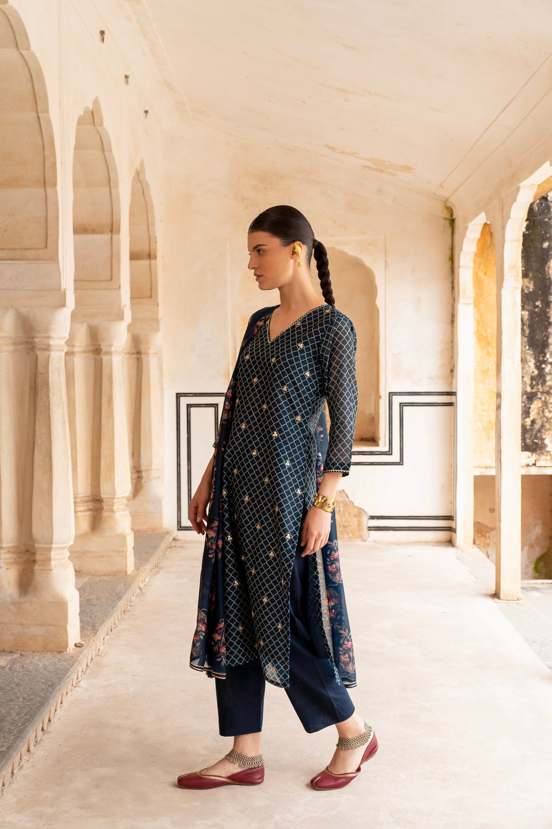 NAVY BLUE V-NECK GOTA PATTI EMBROIDERED KURTA SET