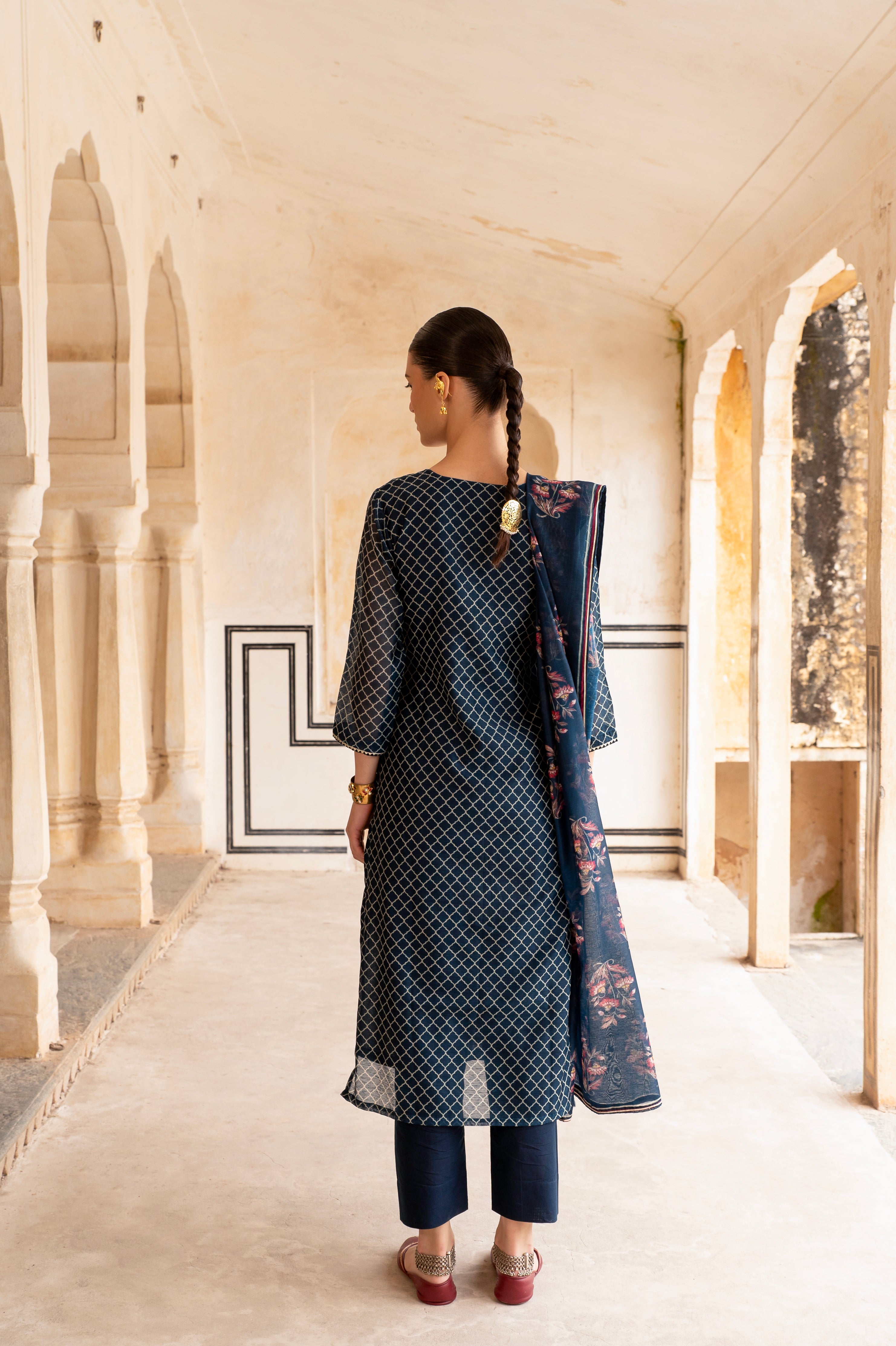 NAVY BLUE V-NECK GOTA PATTI EMBROIDERED KURTA SET