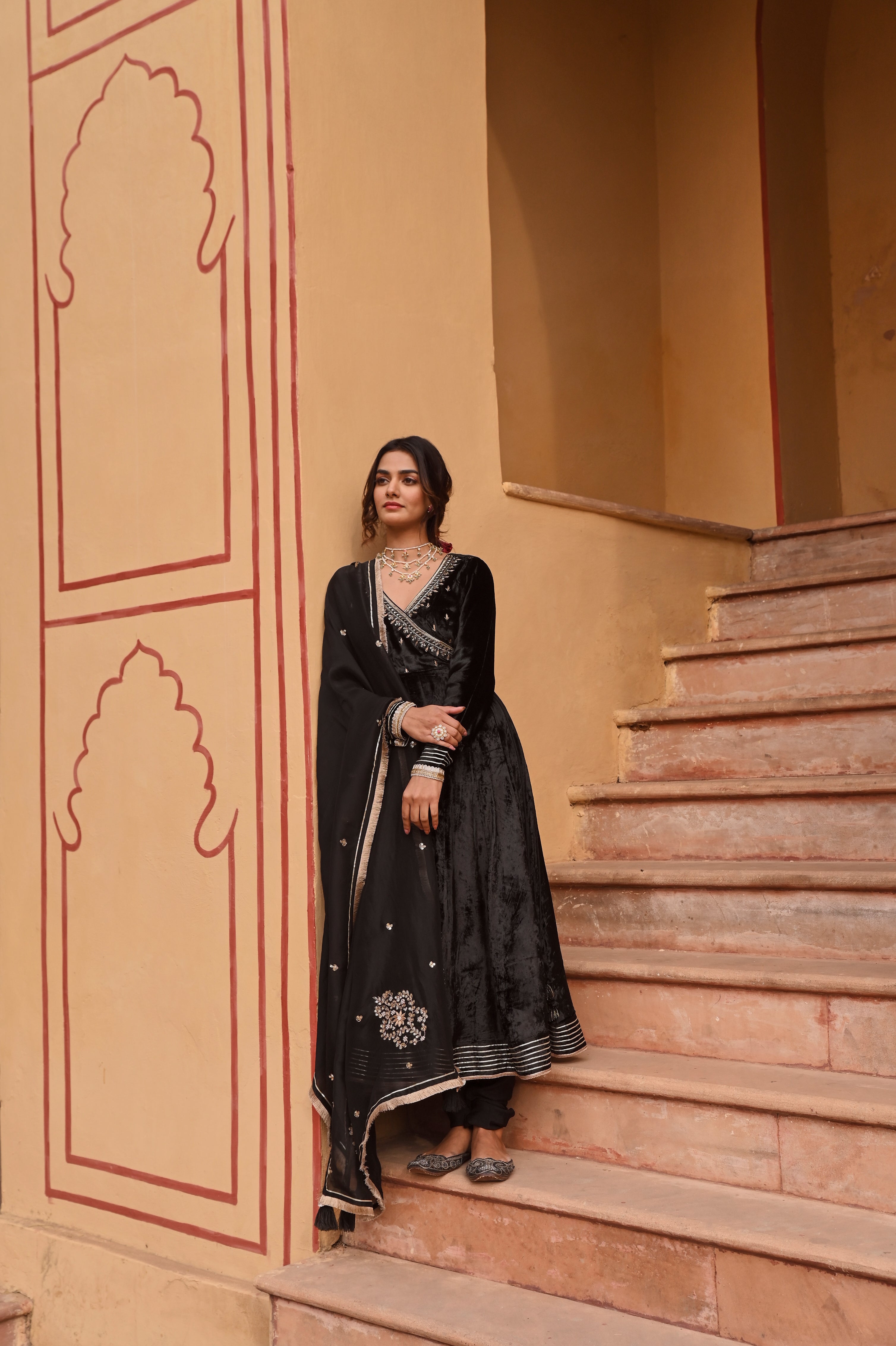 BLACK EMBROIDERED ANGARAKHA