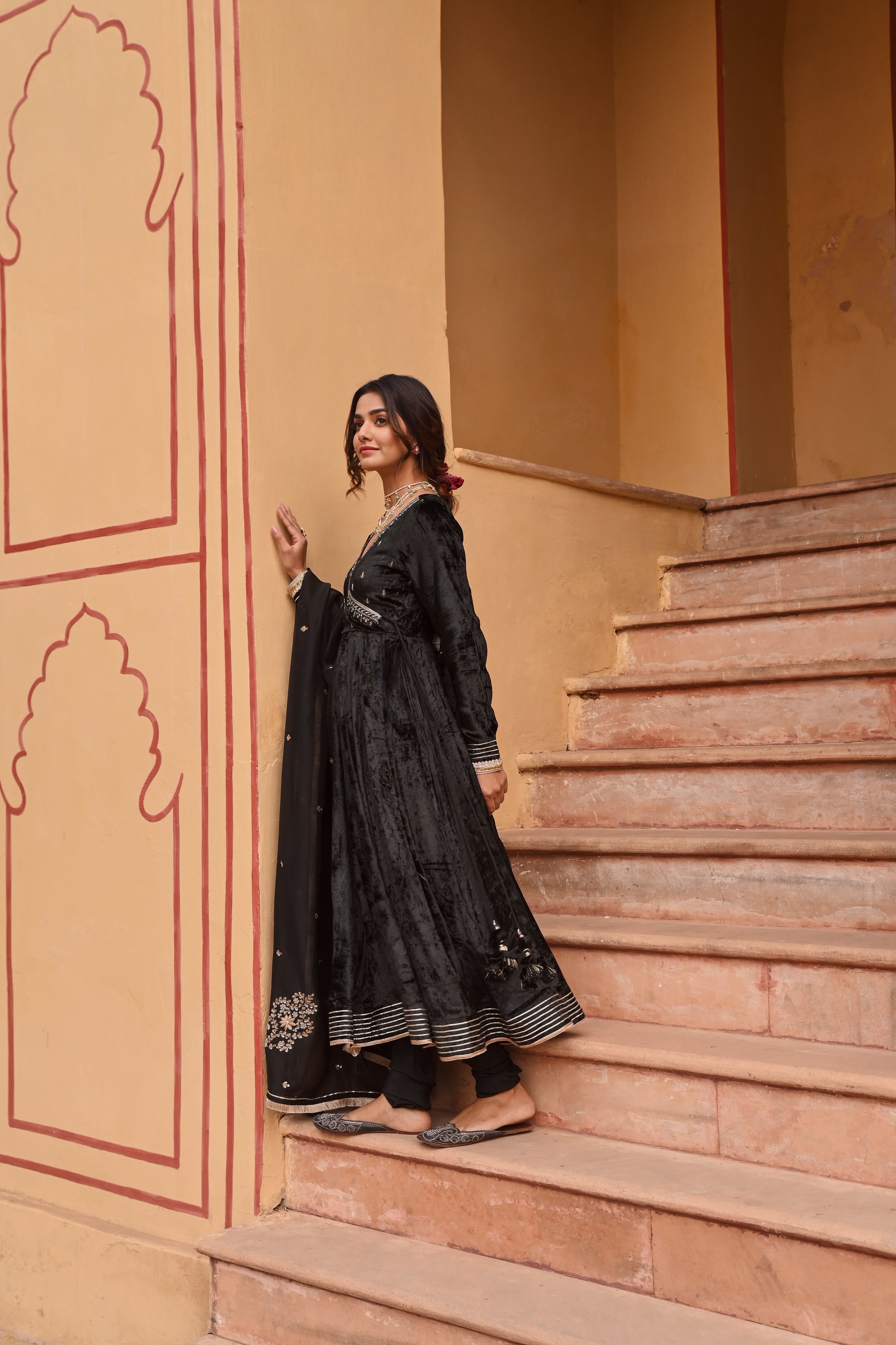BLACK EMBROIDERED ANGARAKHA