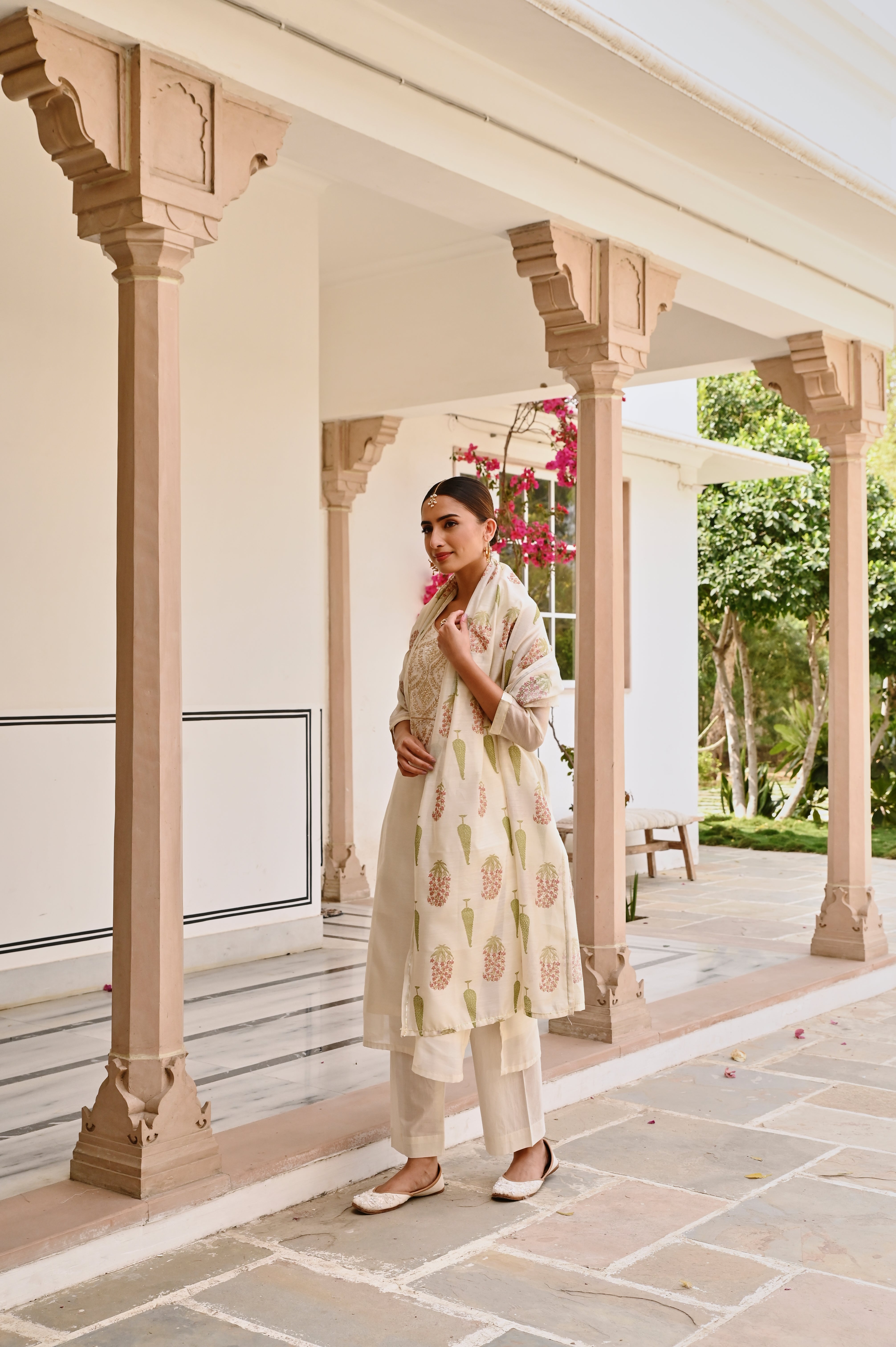 CREAM CHANDERI GOTA PATTI KURTA SET