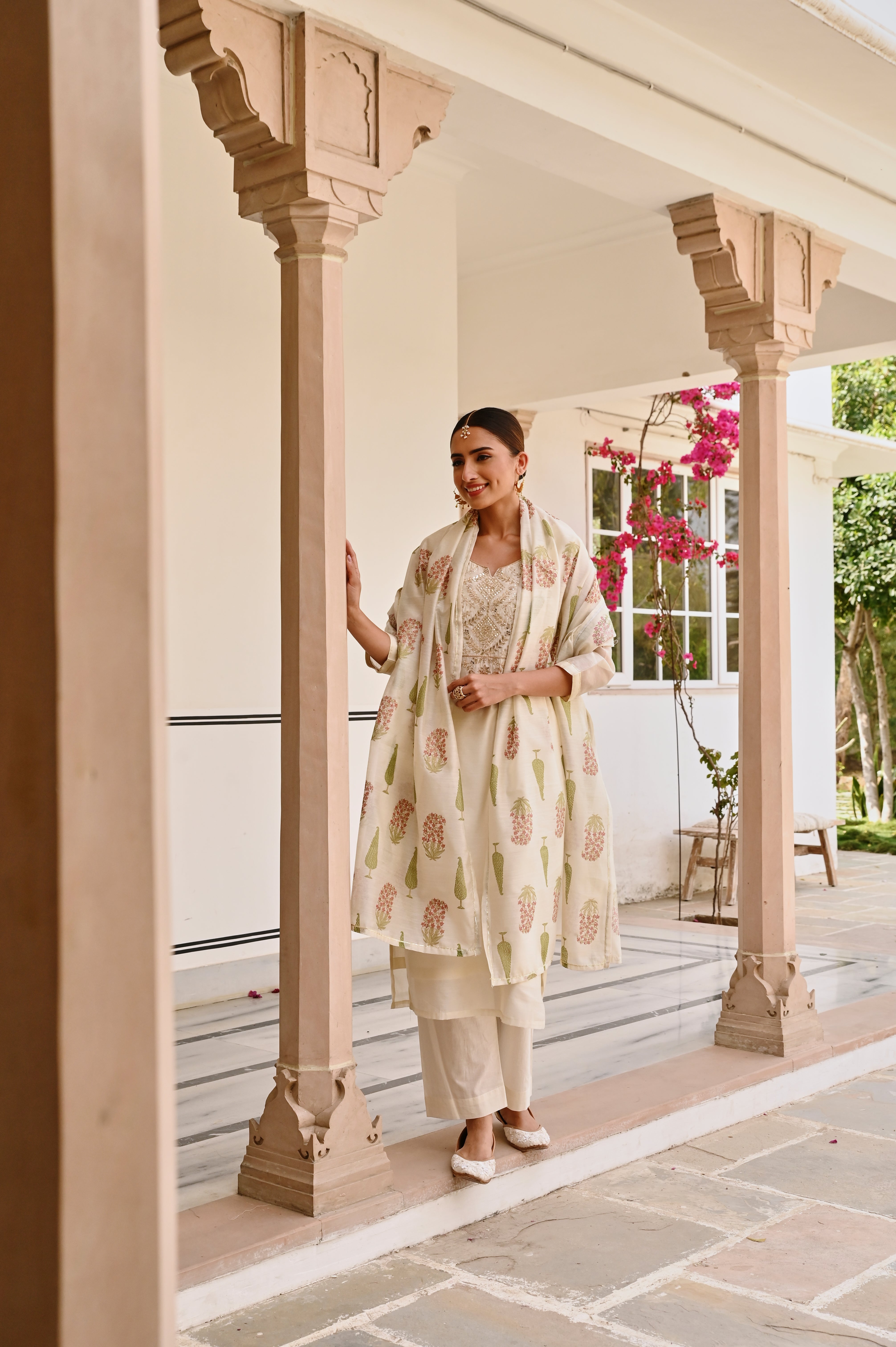 CREAM CHANDERI GOTA PATTI KURTA SET