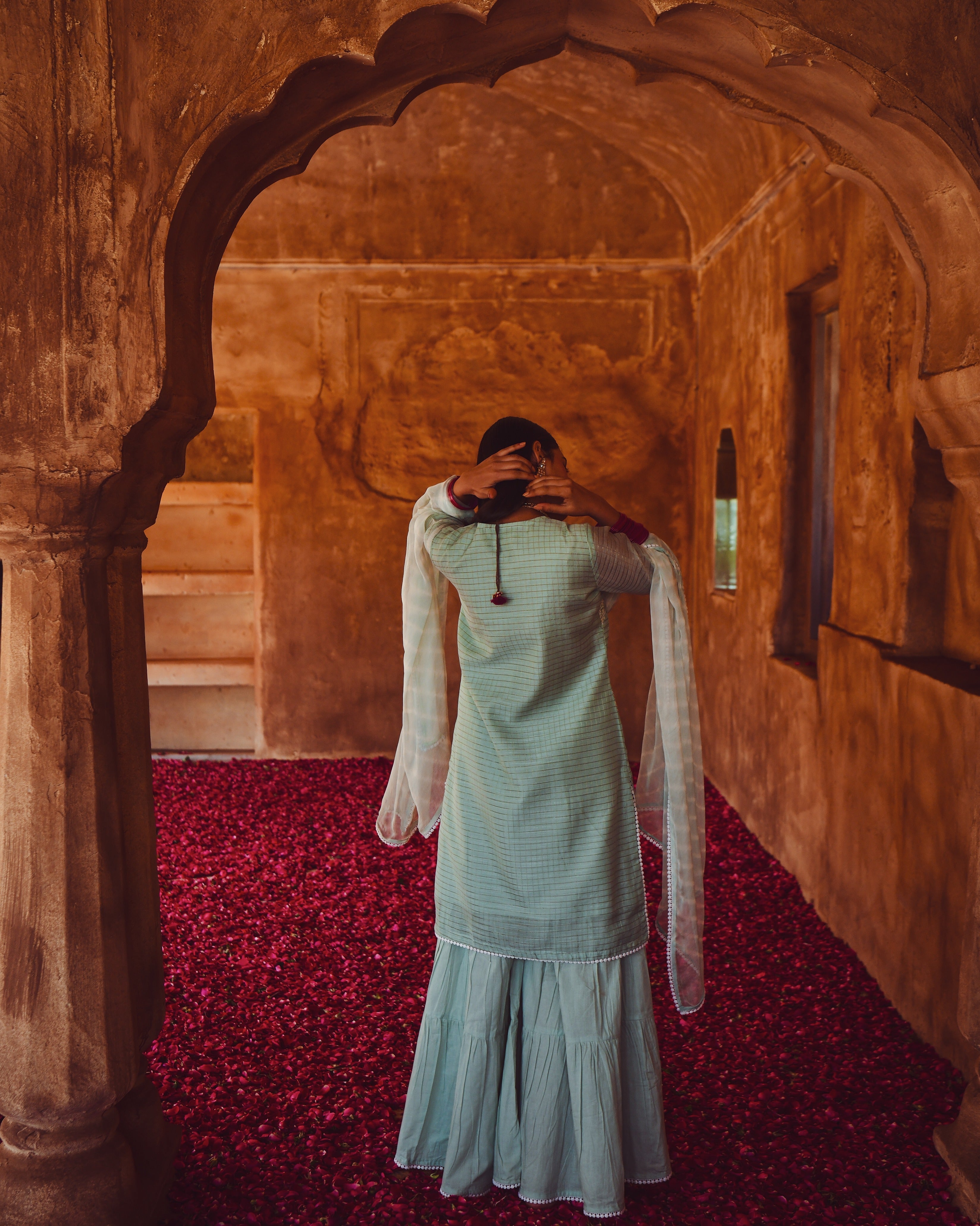 GUL CHANDERI KURTA SET WITH THREAD EMBROIDERY
