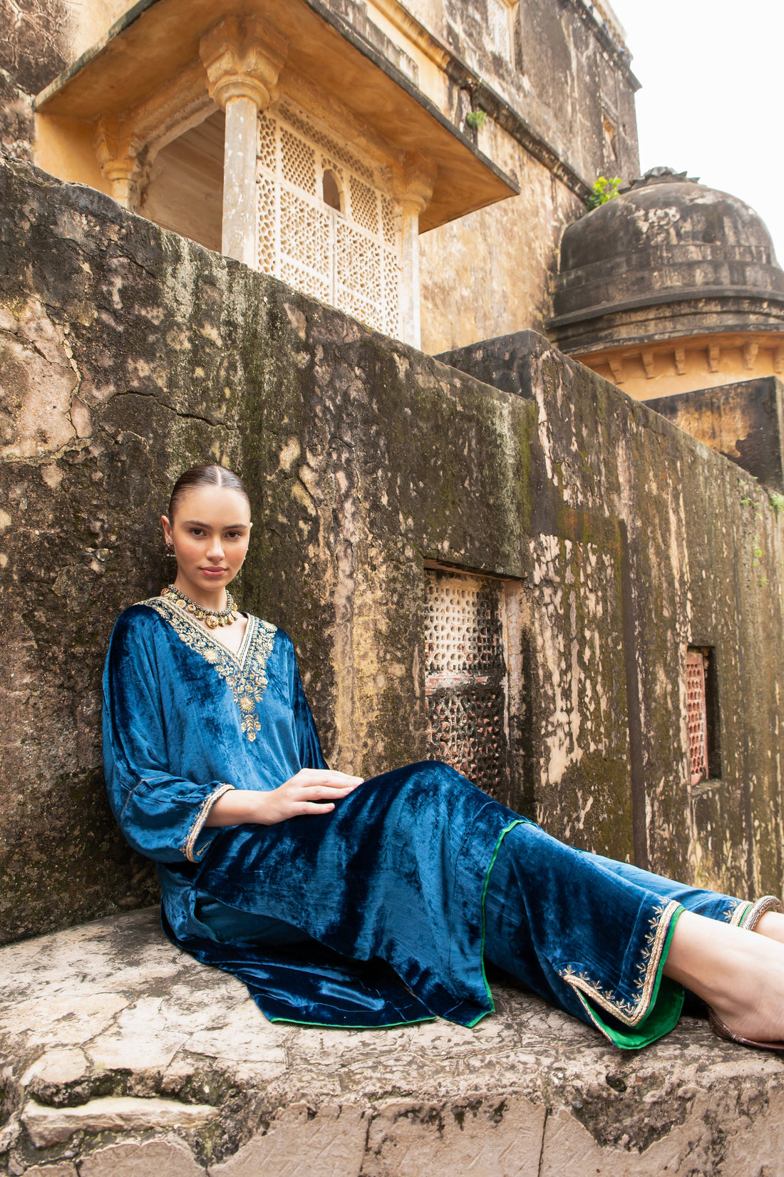 BLUE PURE VELVET V-NECK EMBROIDERED KURTA SET
