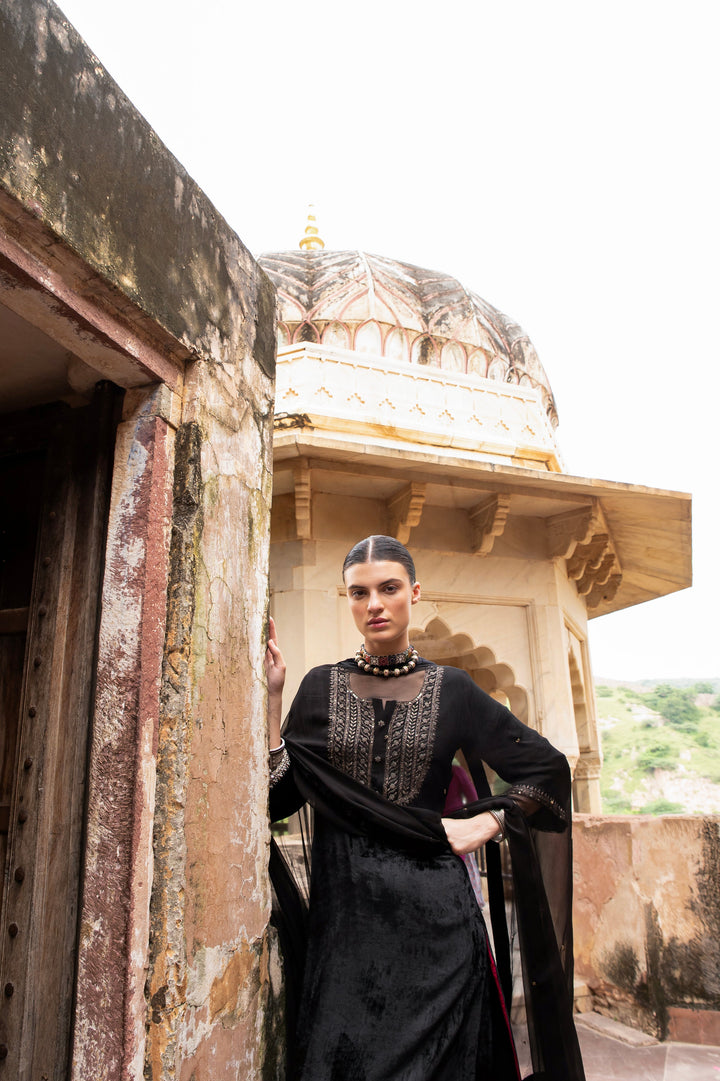 BLACK NECK EMBROIDERED VELVET KURTA SET