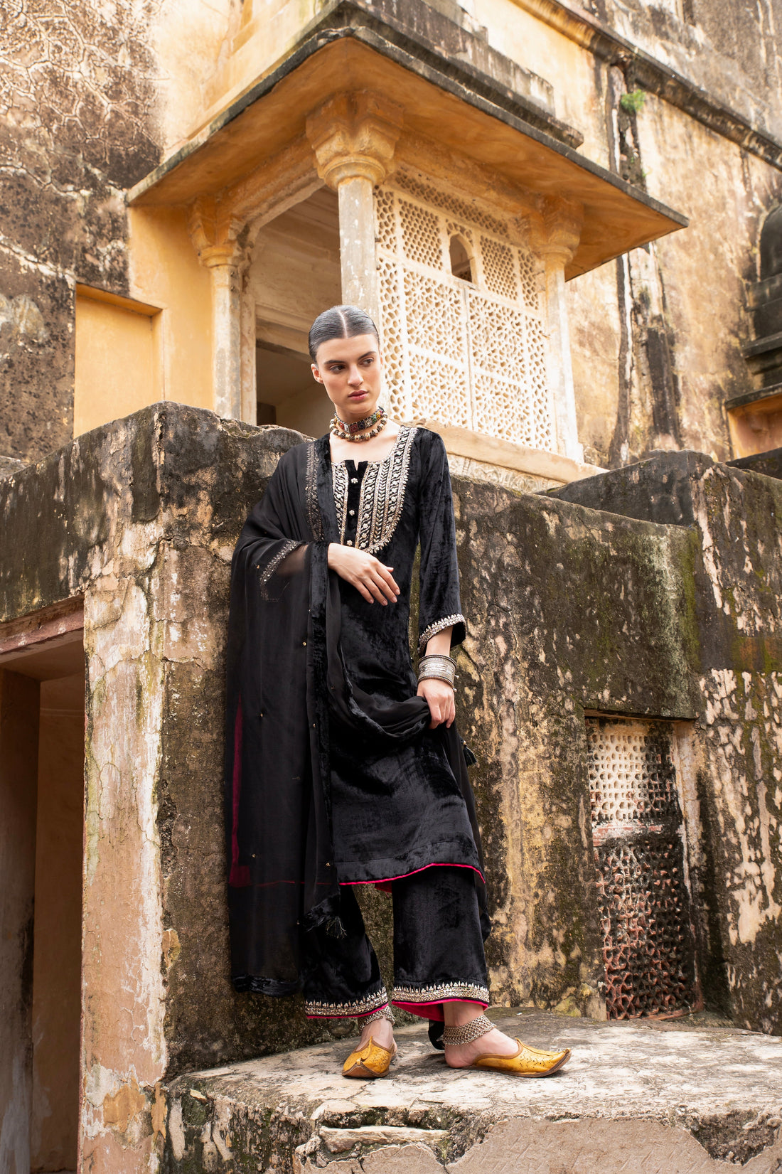 BLACK NECK EMBROIDERED VELVET KURTA SET