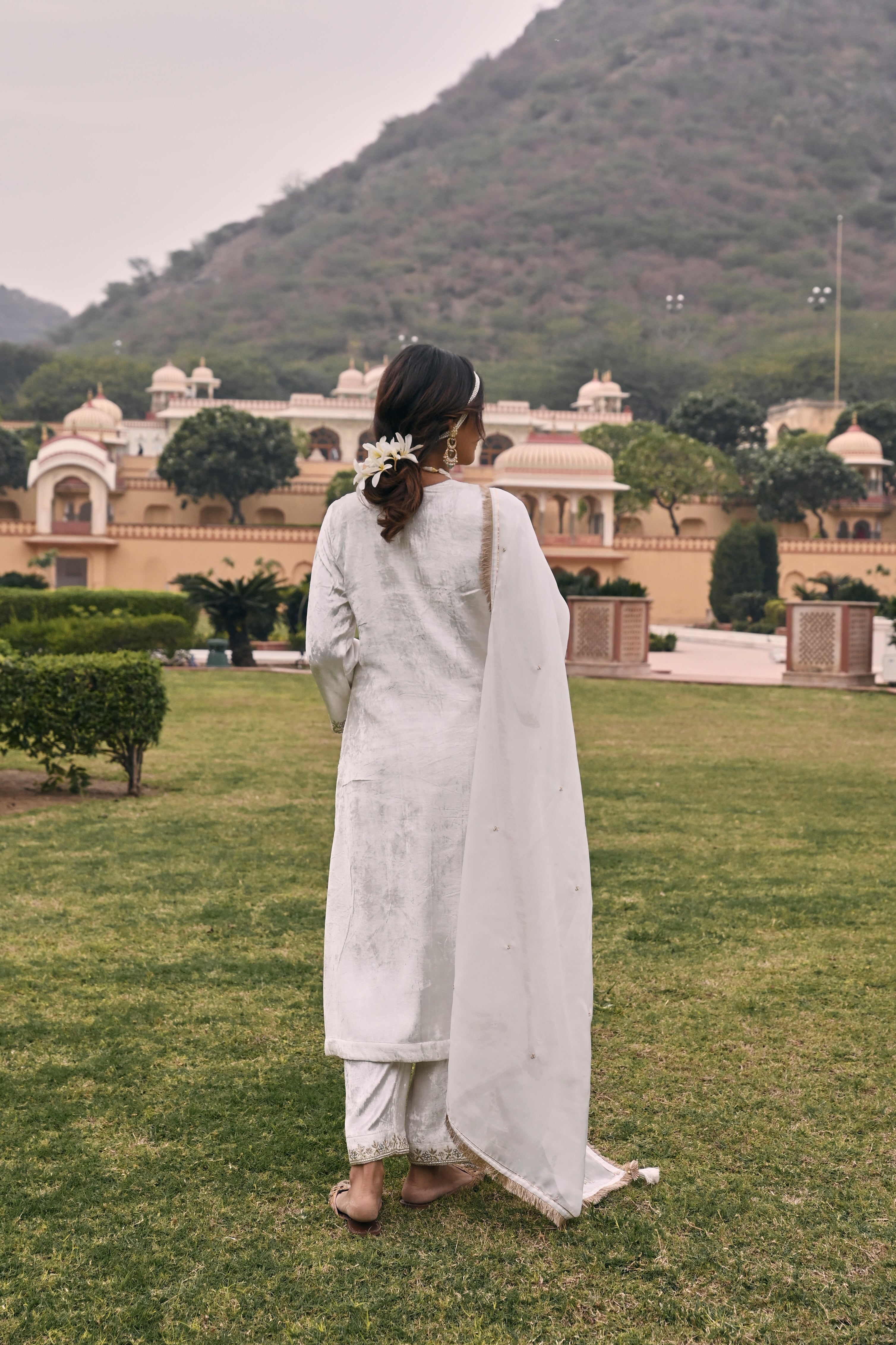 WHITE VELVET KURTA SET