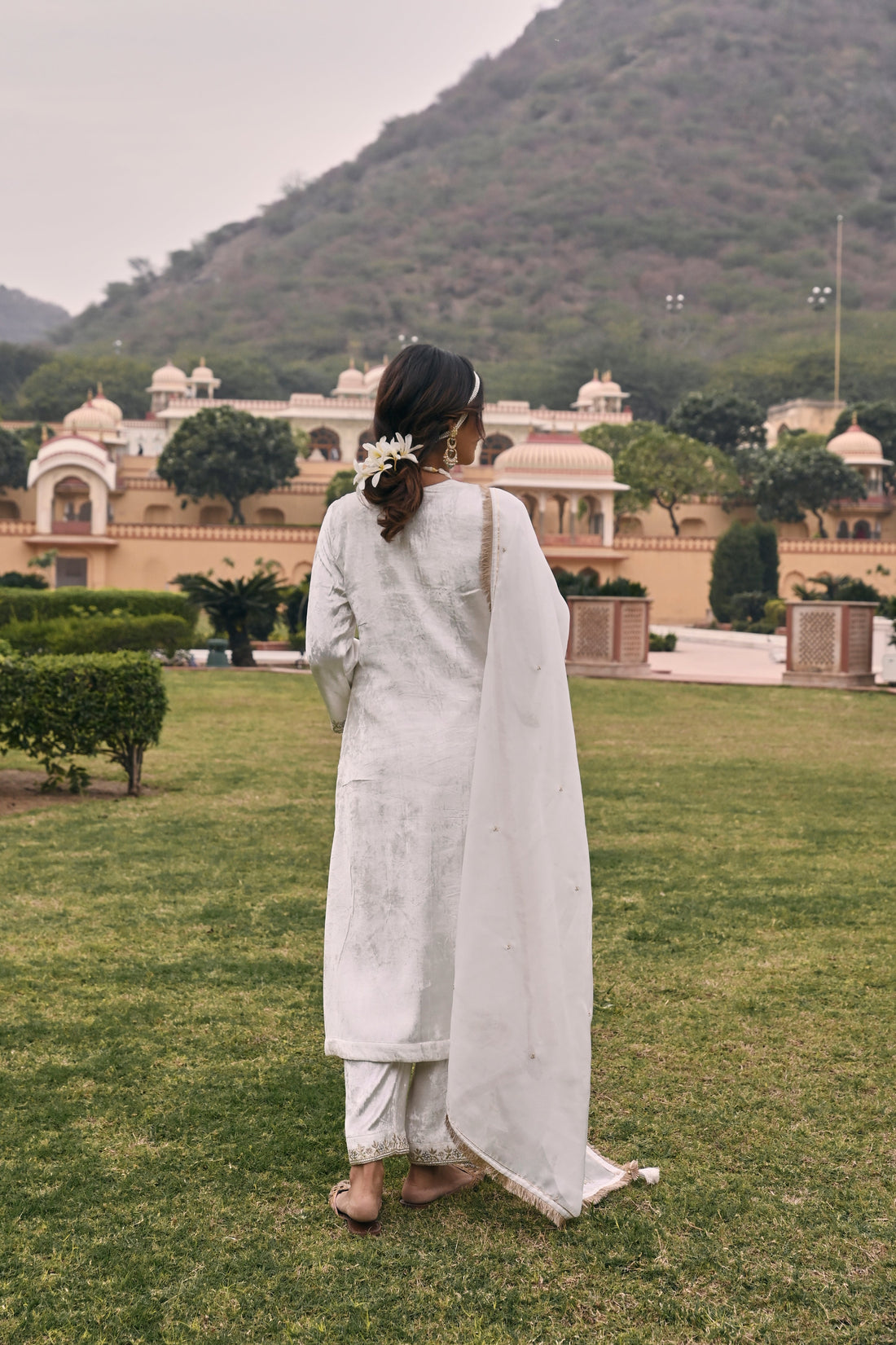 WHITE VELVET KURTA SET