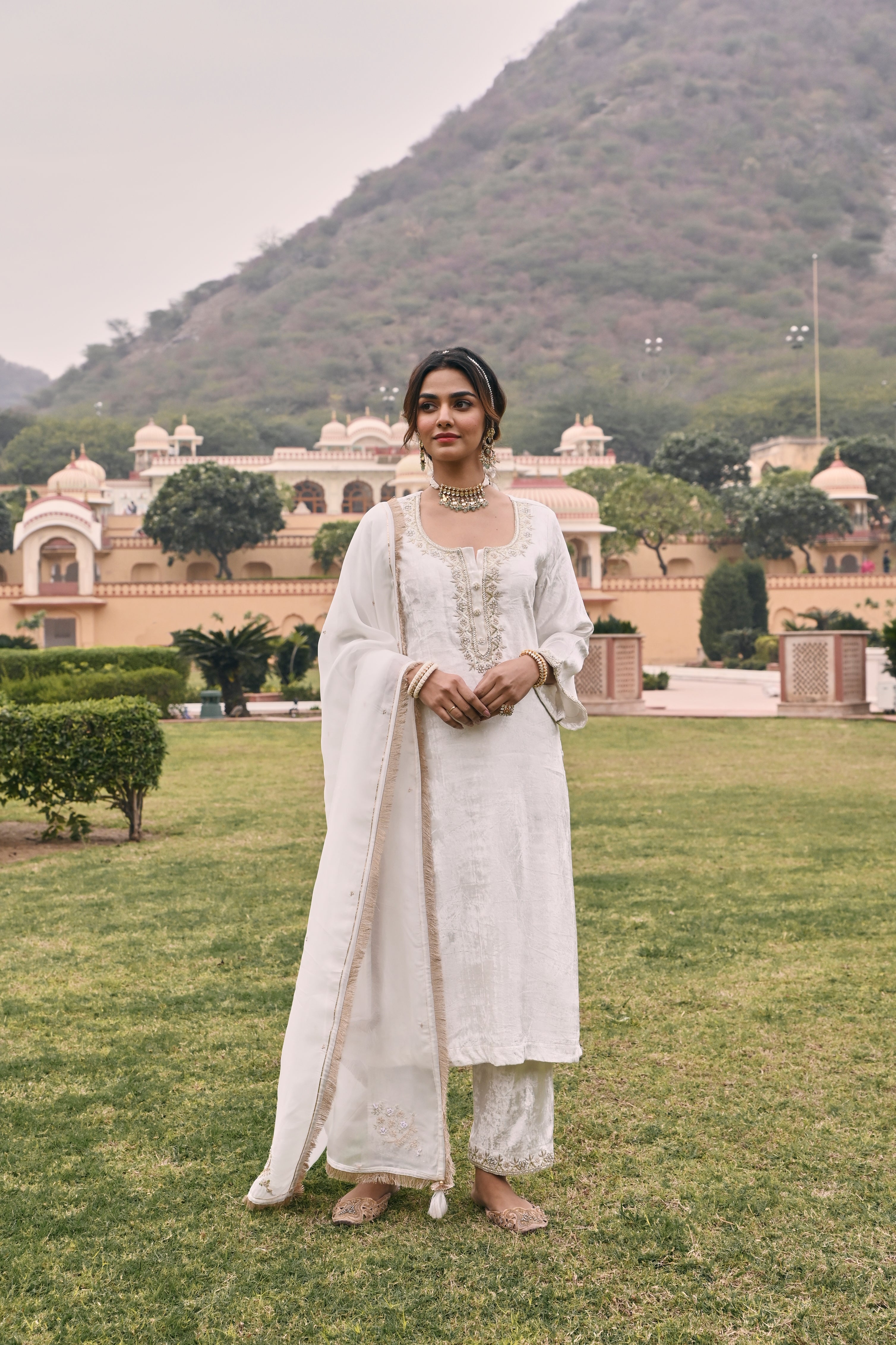 WHITE VELVET KURTA SET