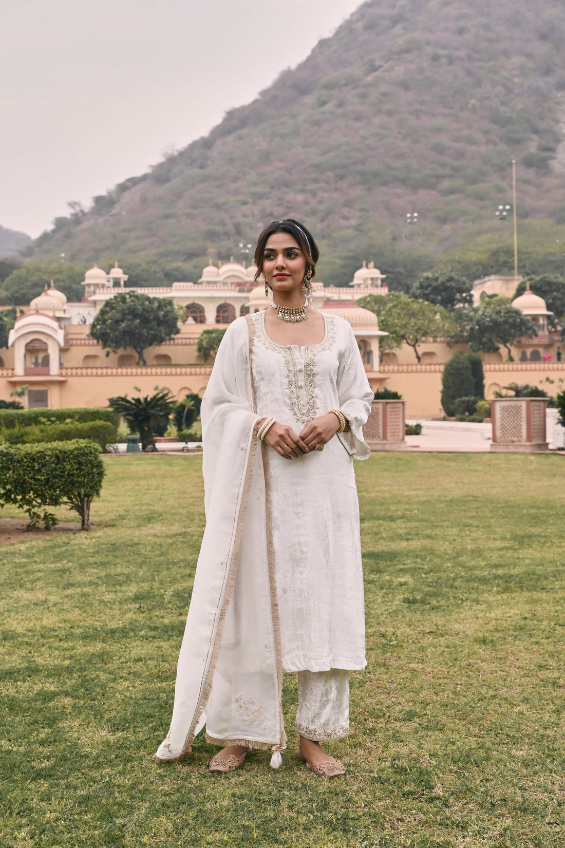WHITE VELVET KURTA SET