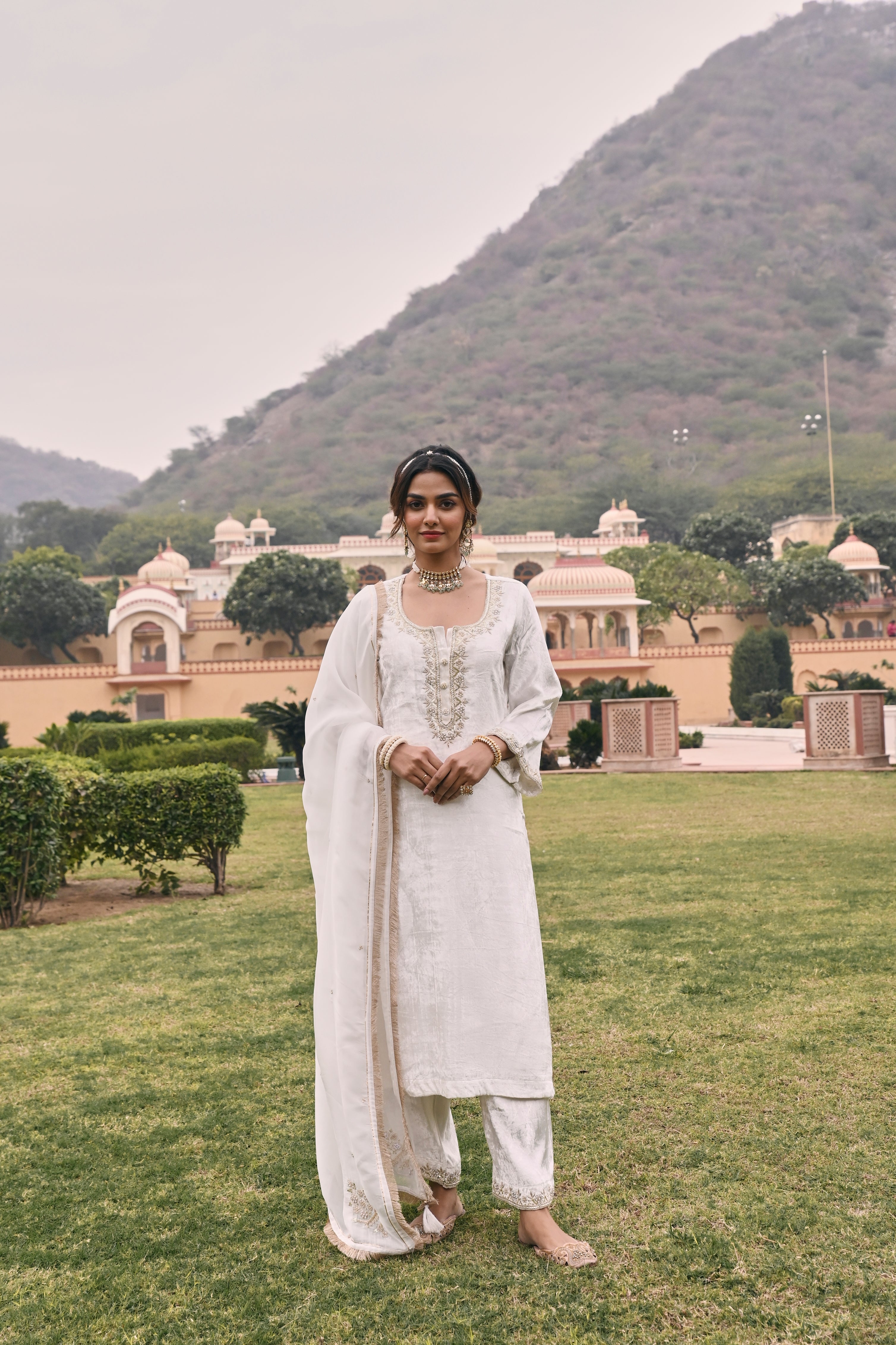 WHITE VELVET KURTA SET