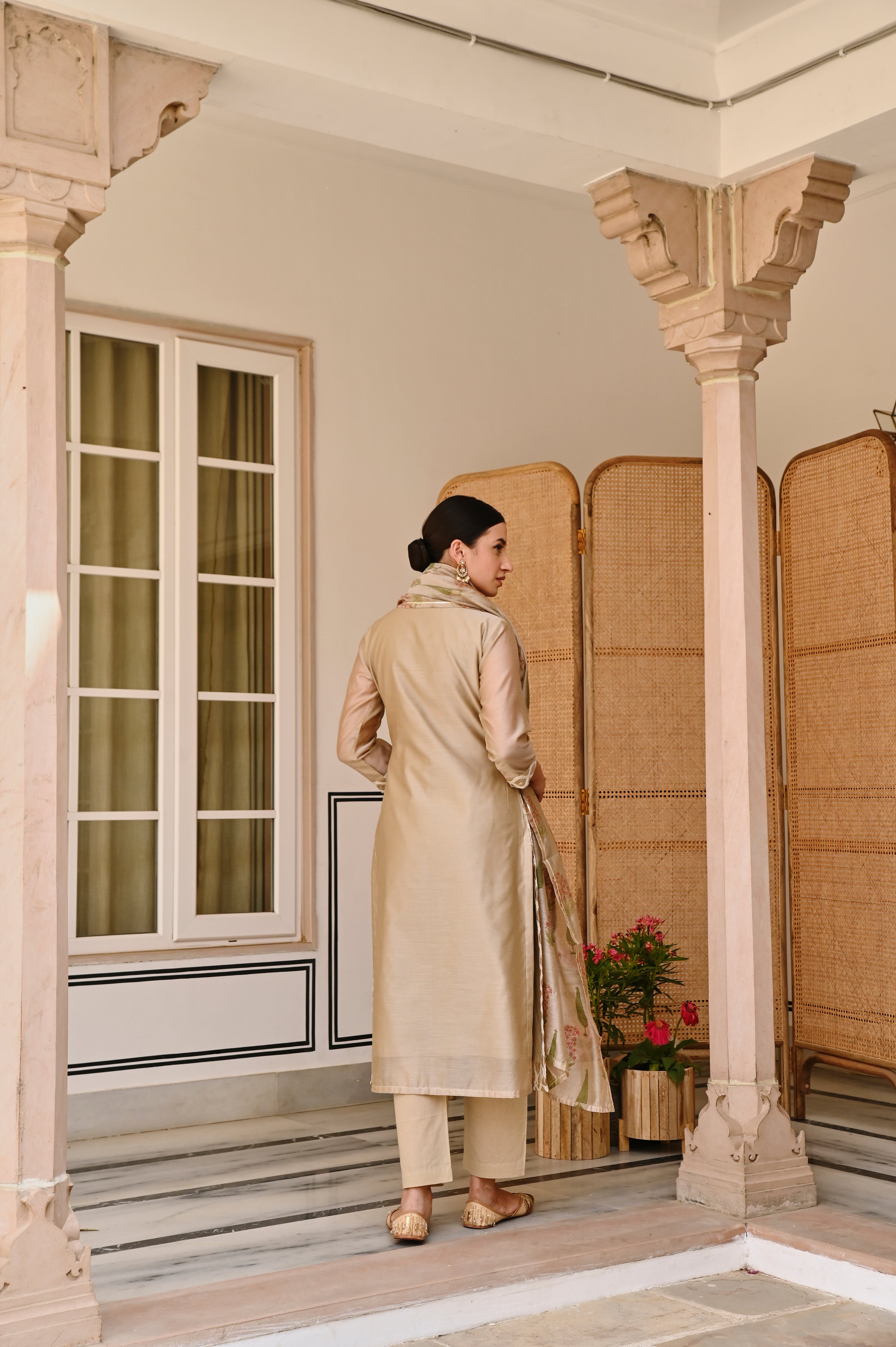 BEIGE CHANDERI THREAD EMBROIDERED KURTA SET