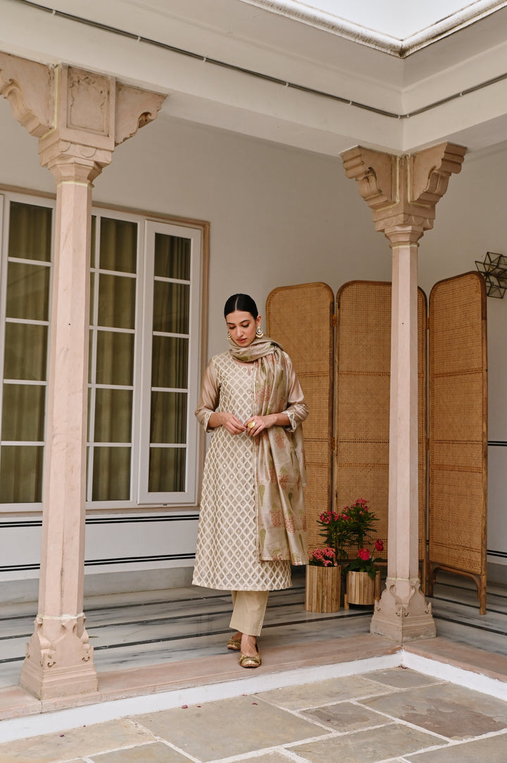 BEIGE CHANDERI THREAD EMBROIDERED KURTA SET
