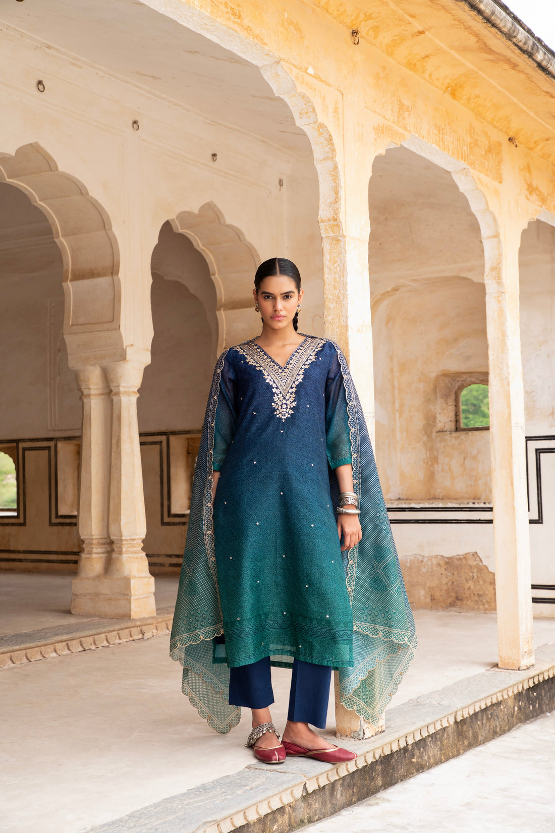 BLUE OMBRE  EMBROIDERED V-NECK KURTA SET