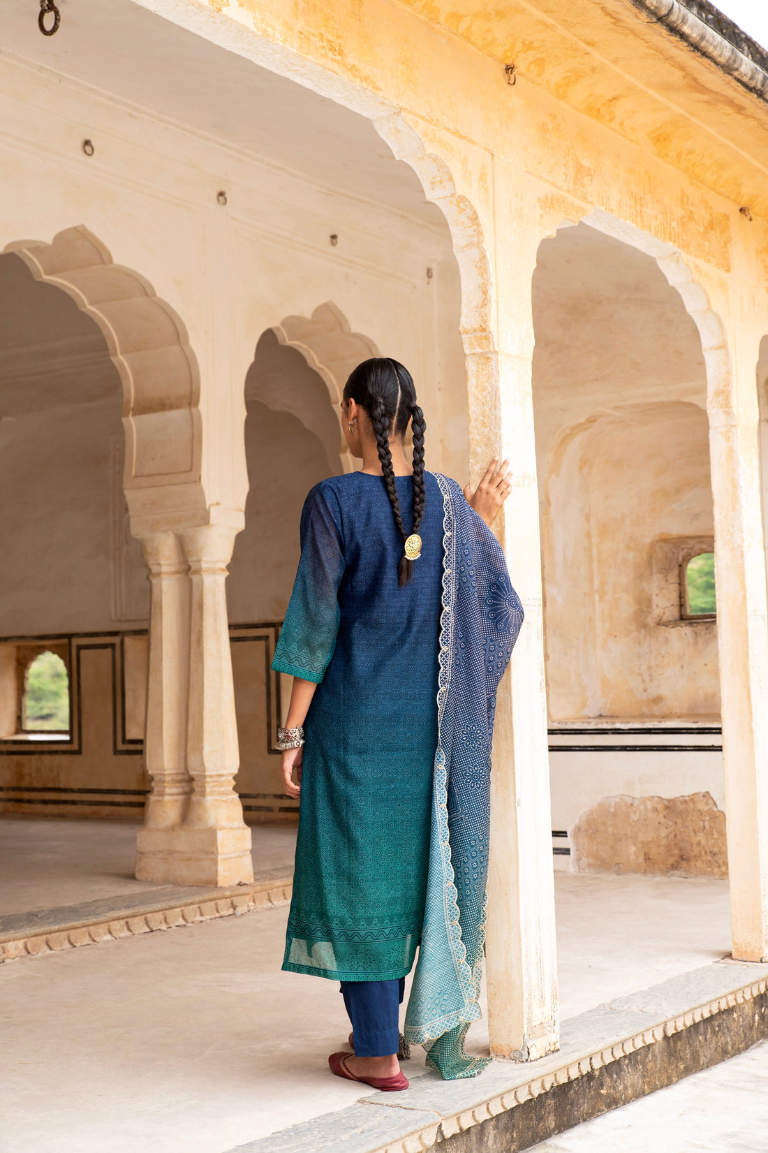 BLUE OMBRE  EMBROIDERED V-NECK KURTA SET