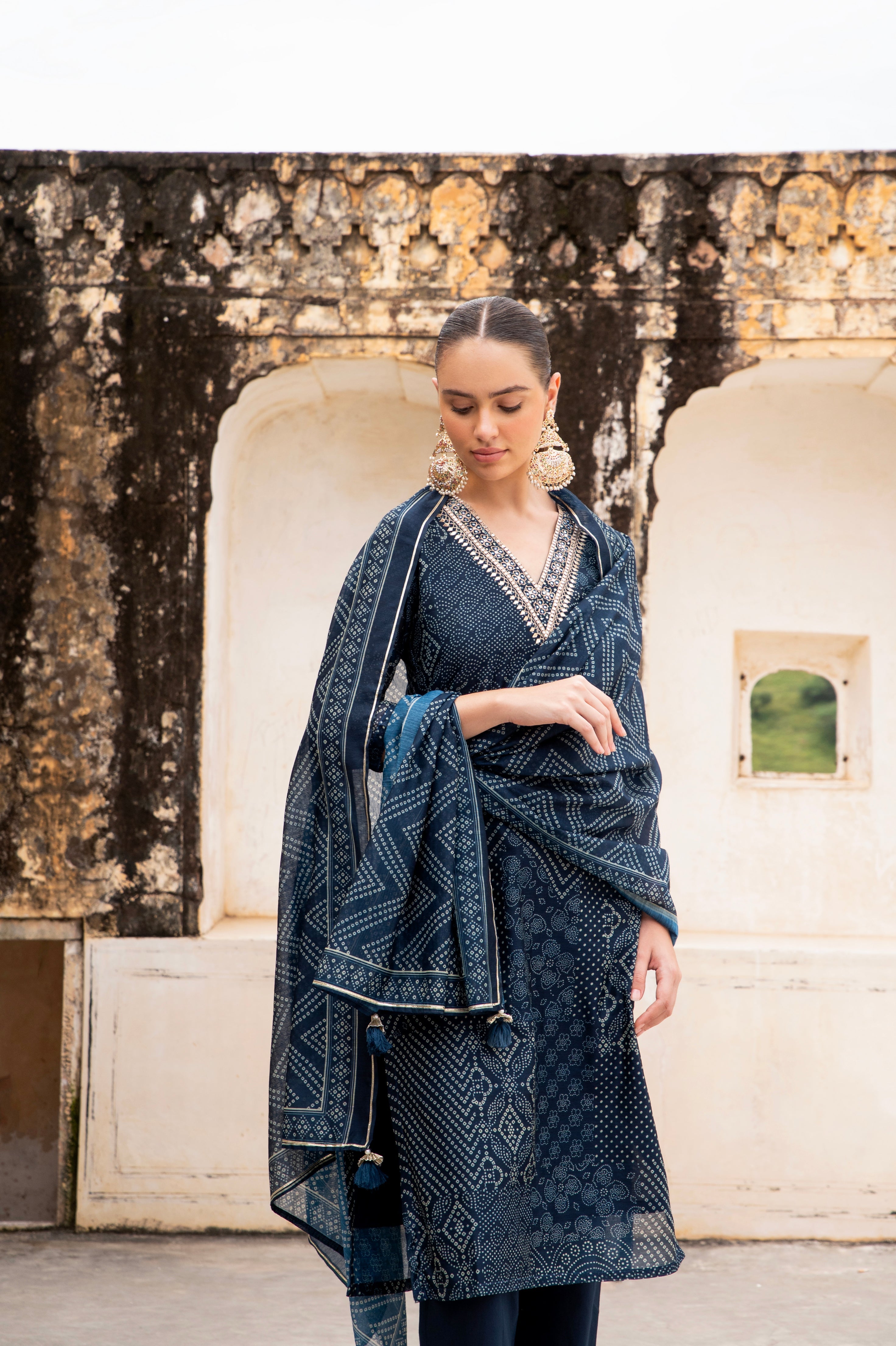 NAVY BLUE V-NECK EMBROIDERED KURTA SET