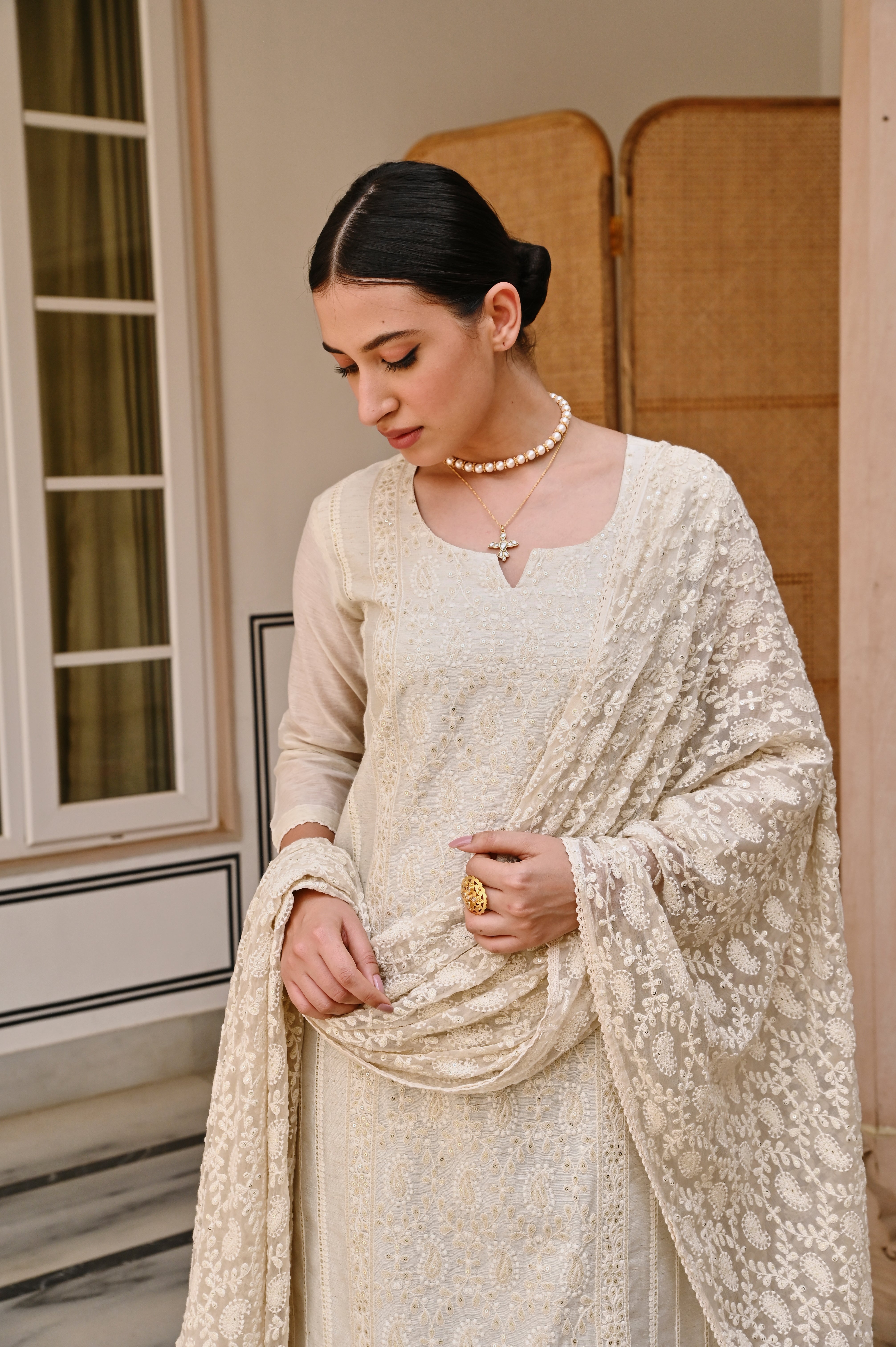 OFF WHITE STRAIGHT FIT CHIKANKARI KURTA SET