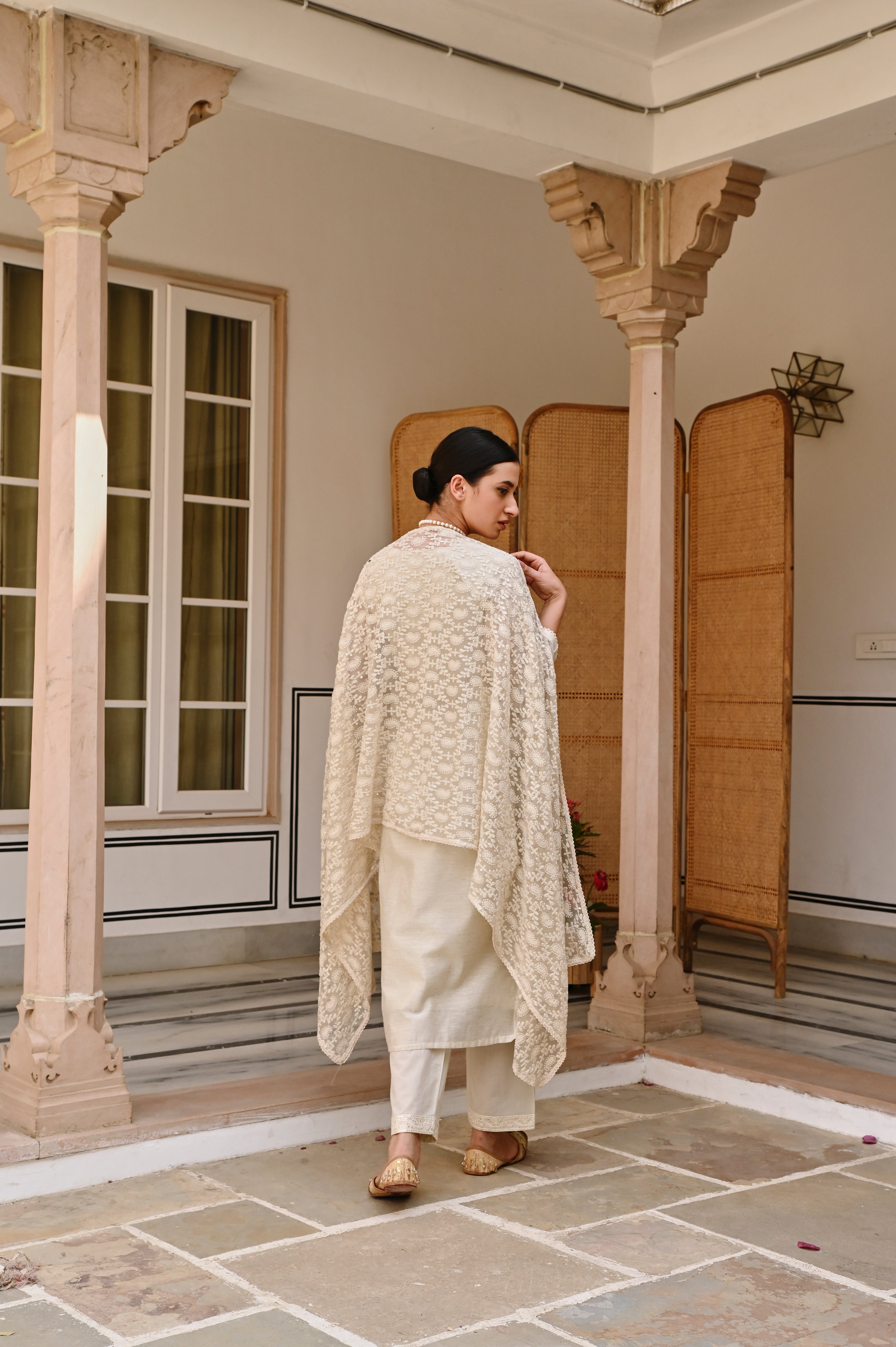 OFF WHITE STRAIGHT FIT CHIKANKARI KURTA SET