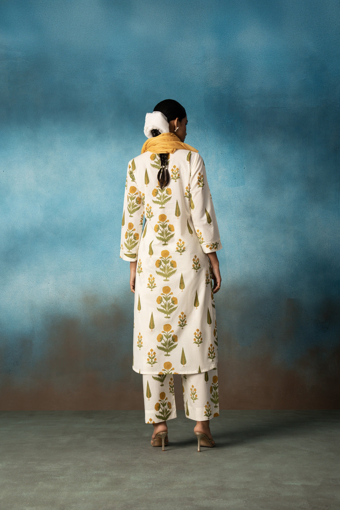 MUSTARD BLOCK PRINT SET WITH STOLE