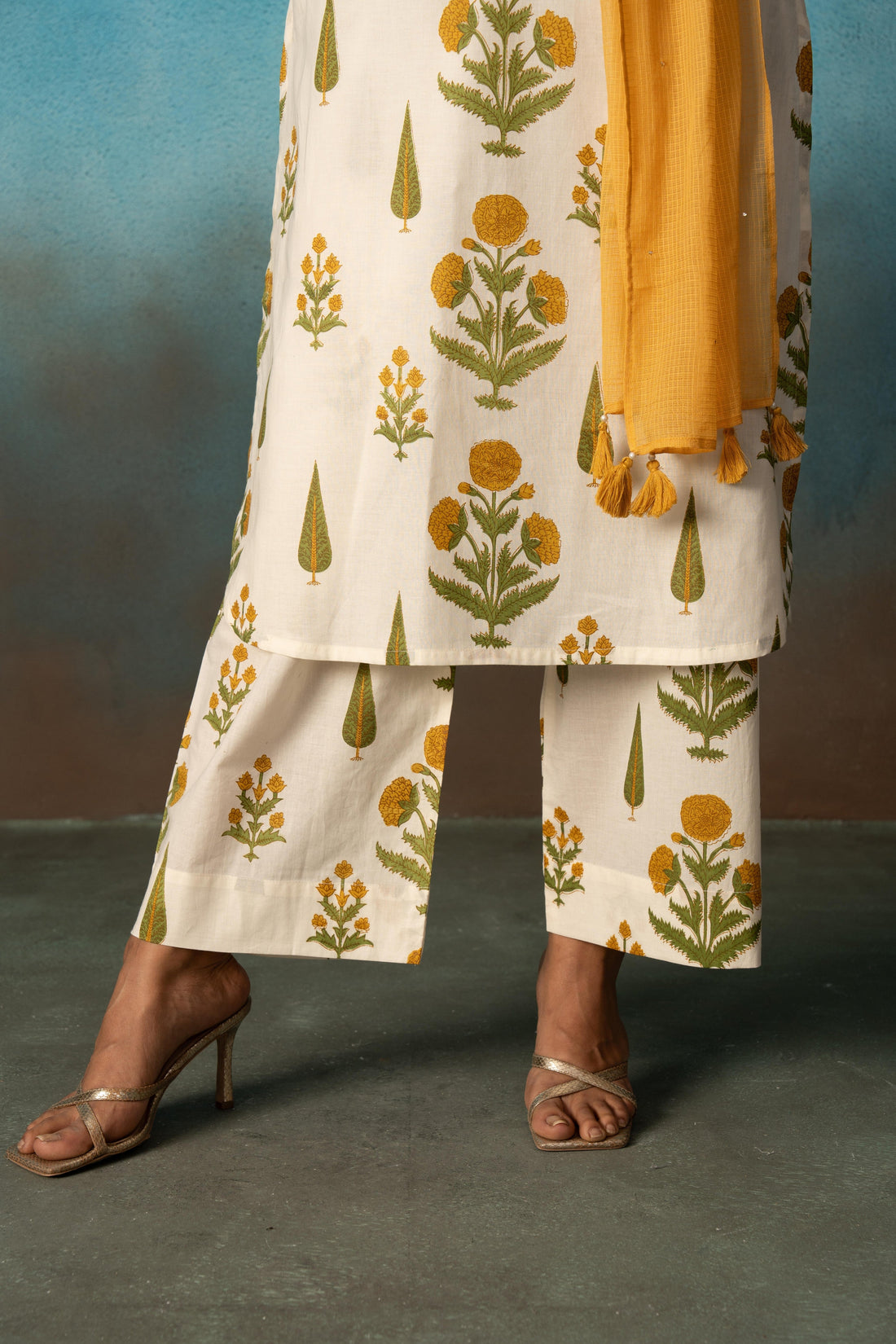 MUSTARD BLOCK PRINT SET WITH STOLE