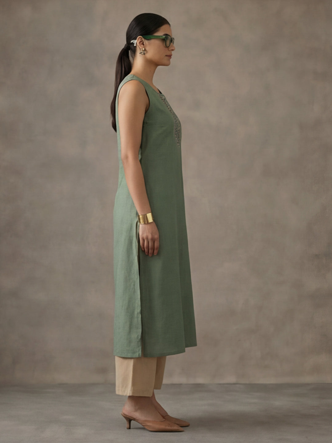 Green Embroidered Sleeveless Kurta