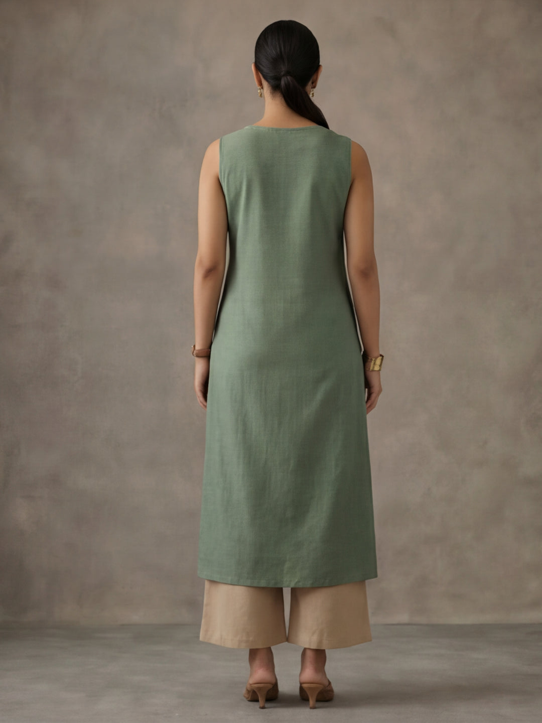 Green Embroidered Sleeveless Kurta
