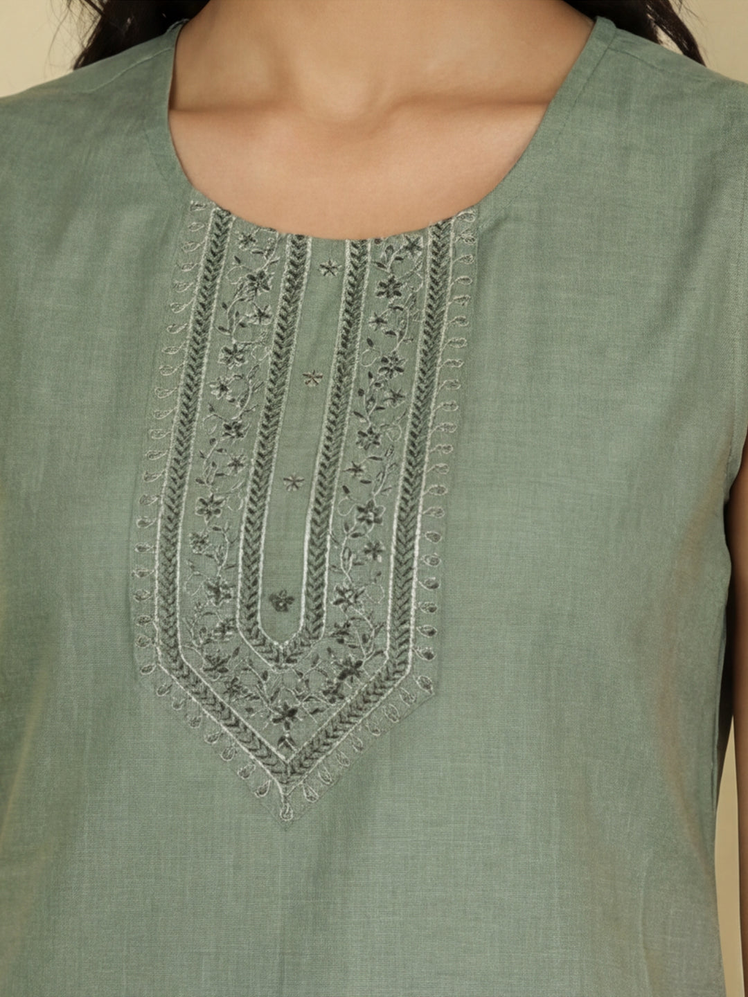 Green Embroidered Sleeveless Kurta