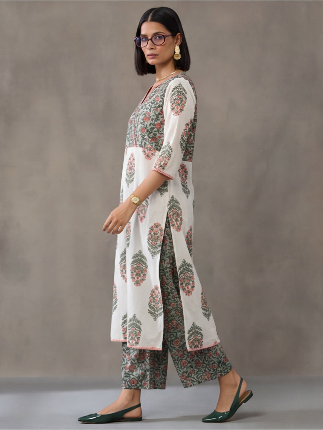 Women Off-White & Pink Printed Straight Kurta