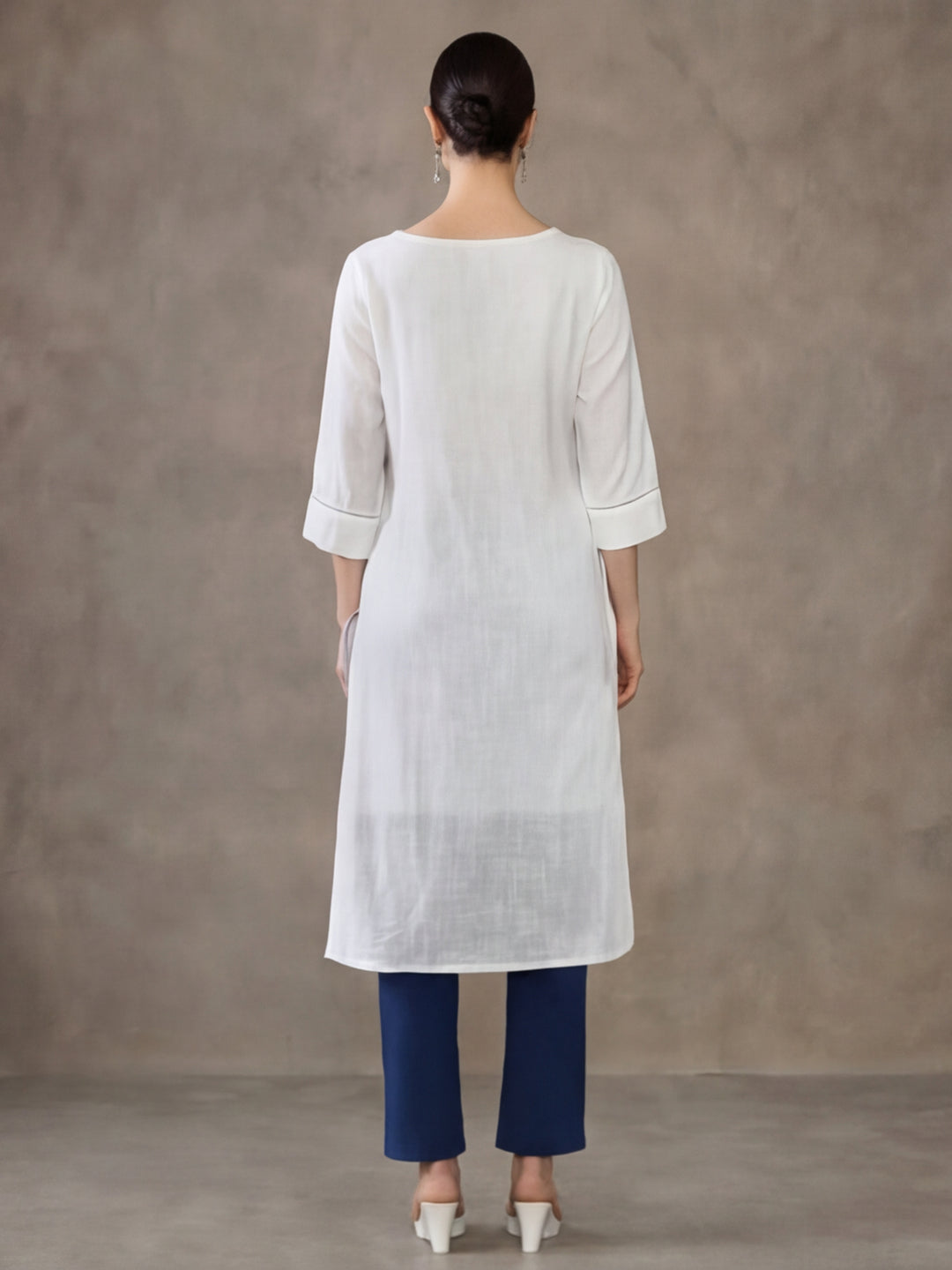 Women White Cotton Pin Tucks Straight Kurta