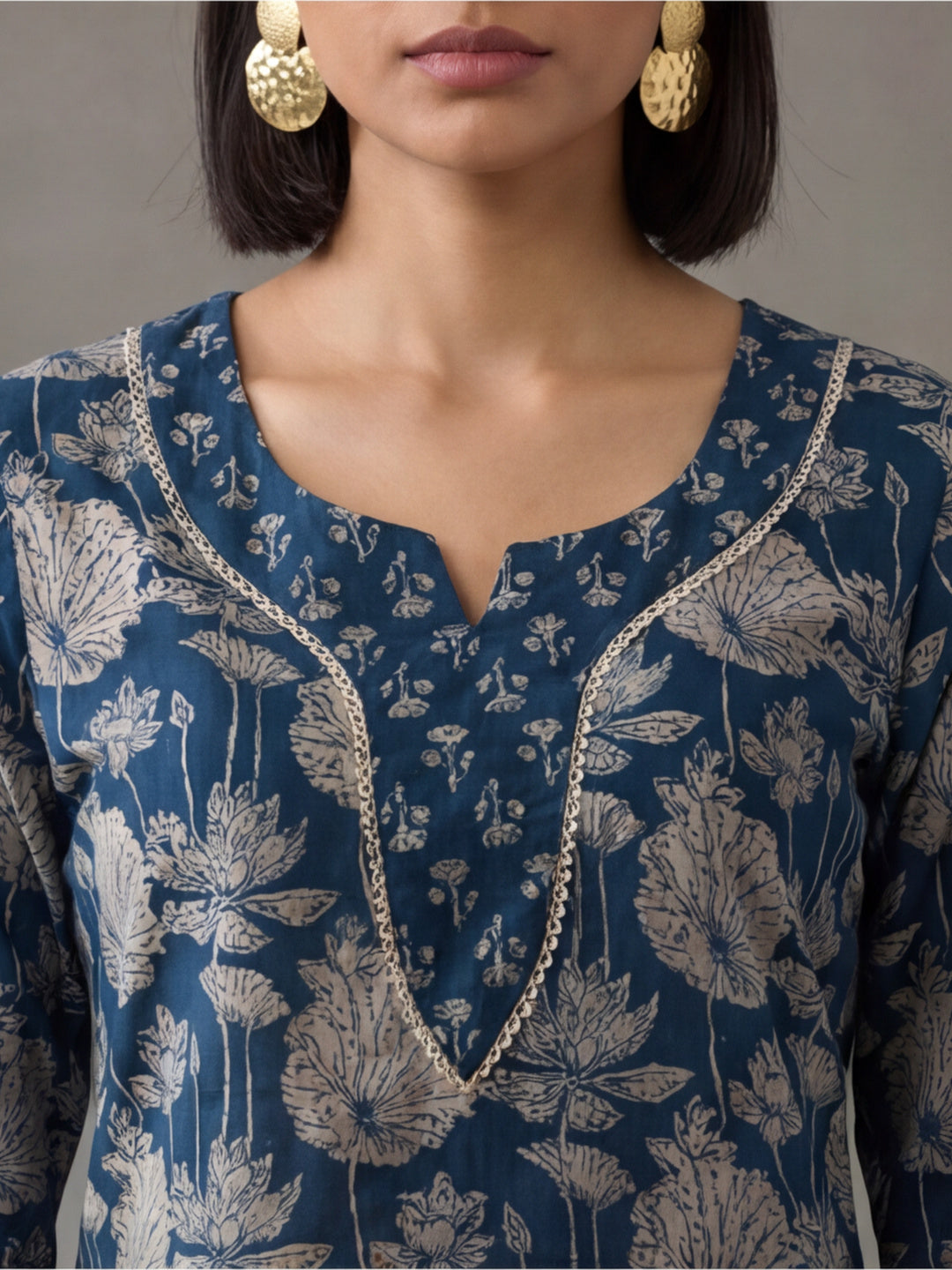 Floral Embroidered Straight Pure Cotton Kurta