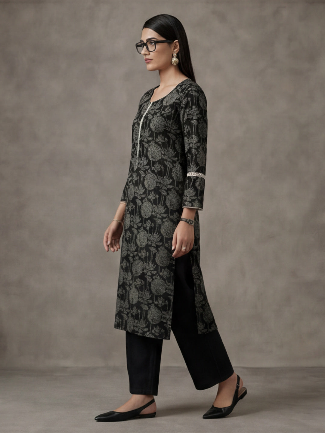 Floral Embroidered Straight Pure Cotton Kurta