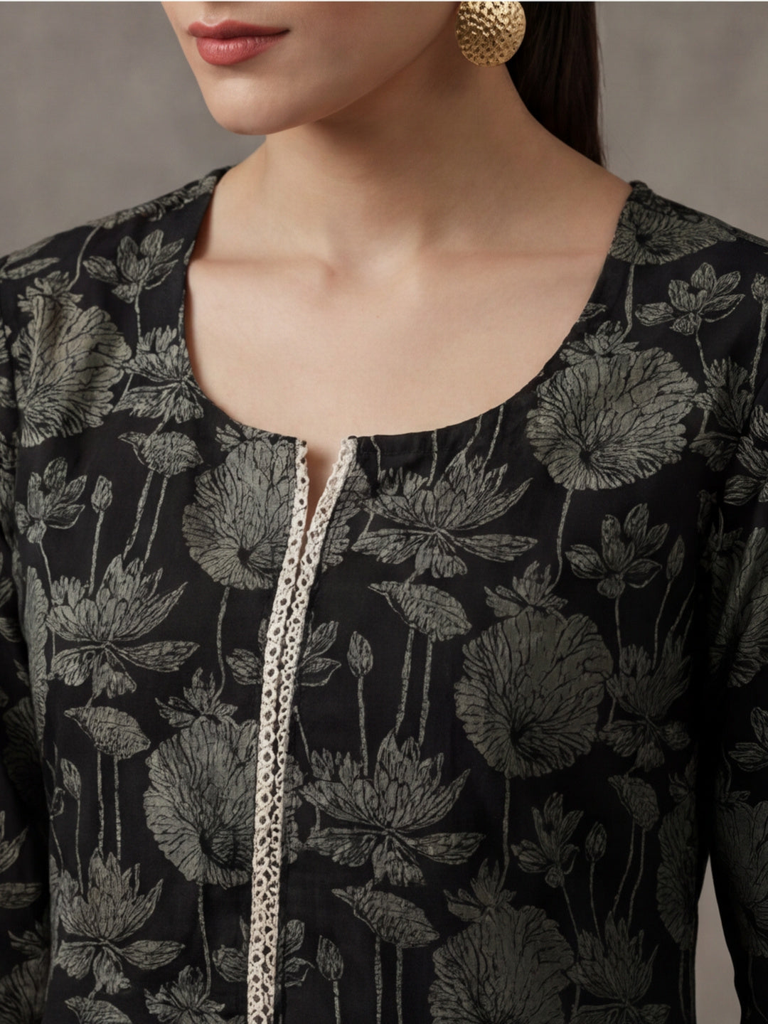 Floral Embroidered Straight Pure Cotton Kurta